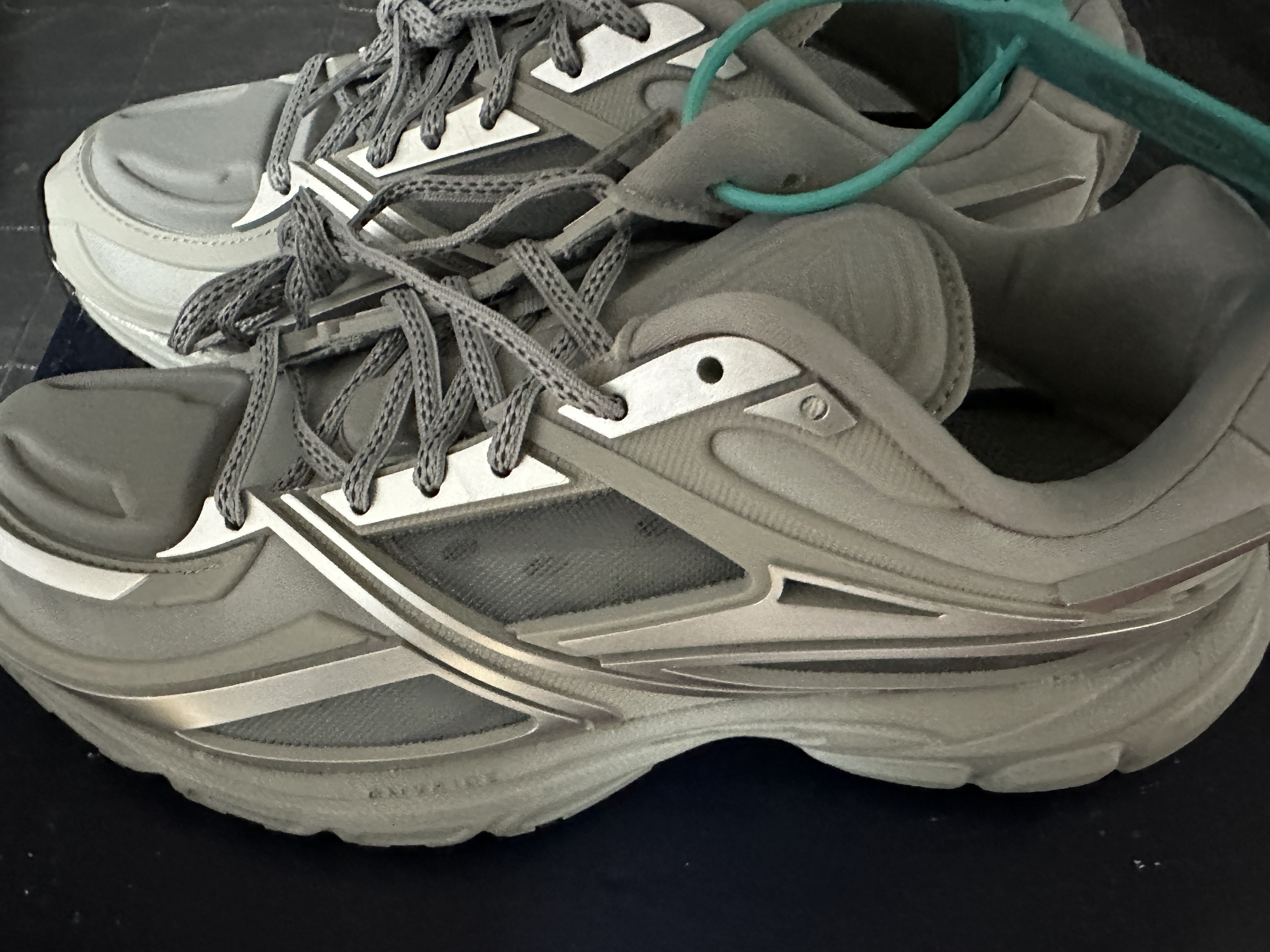 Reebok Premier Road Modern Tonal Silver 착용 스타일 - 1