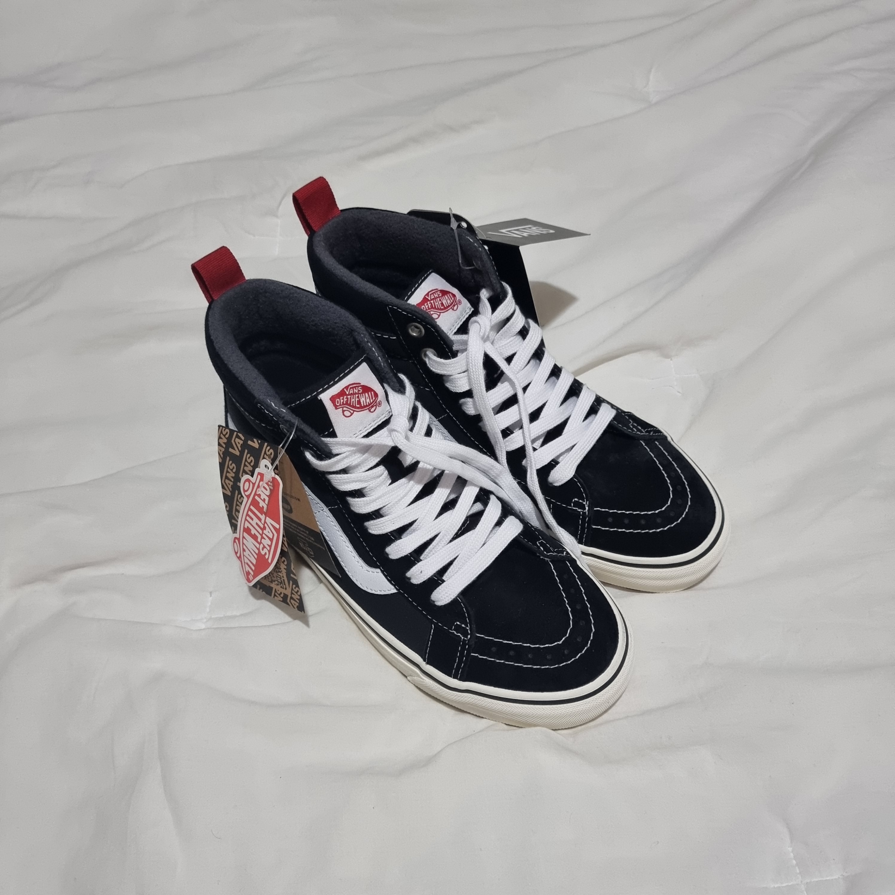 Vans Sk8-Hi MTE-1 Black True white 착용 스타일