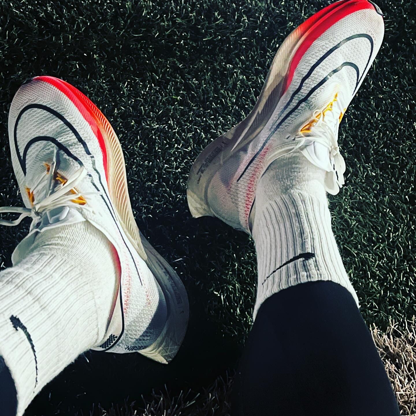 Nike ZoomX Streakfly White Bright Crimson 착용 스타일