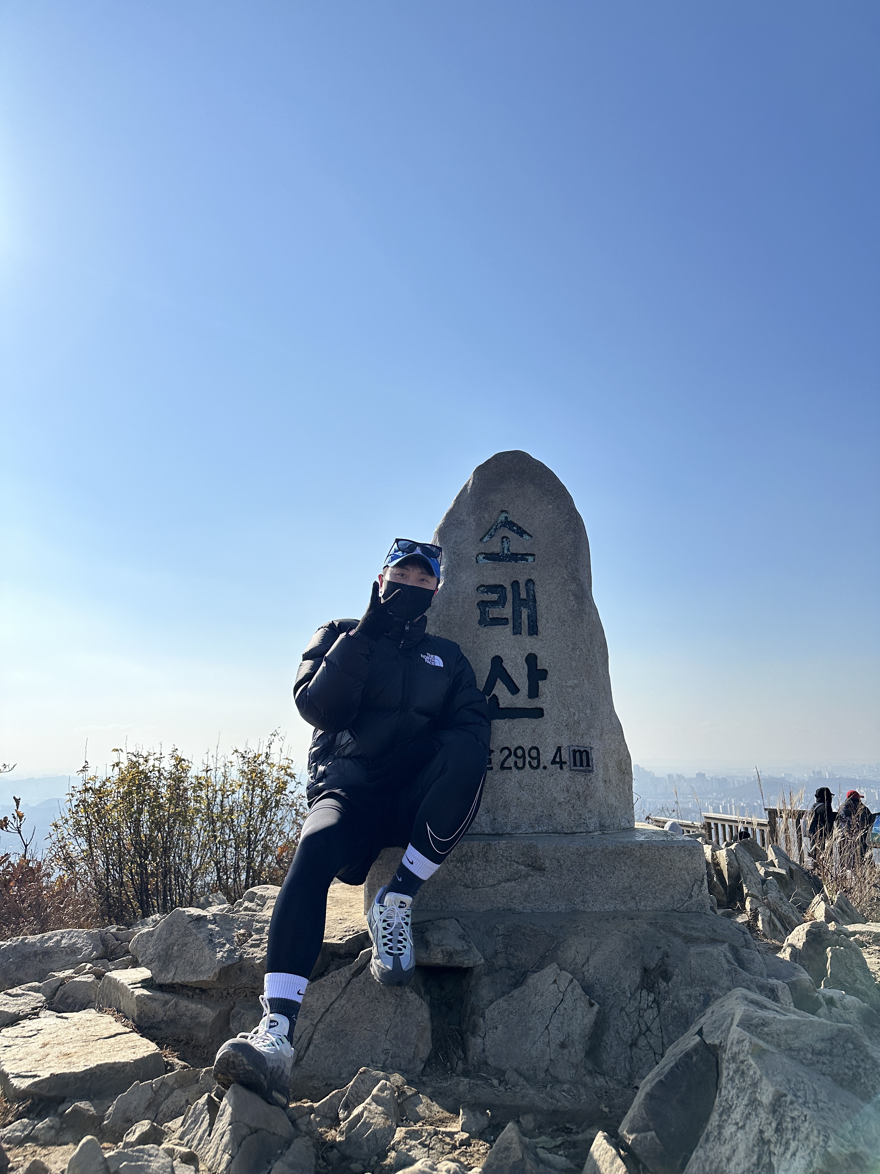 The North Face 1996 Retro Nuptse Jacket Black 착용 스타일