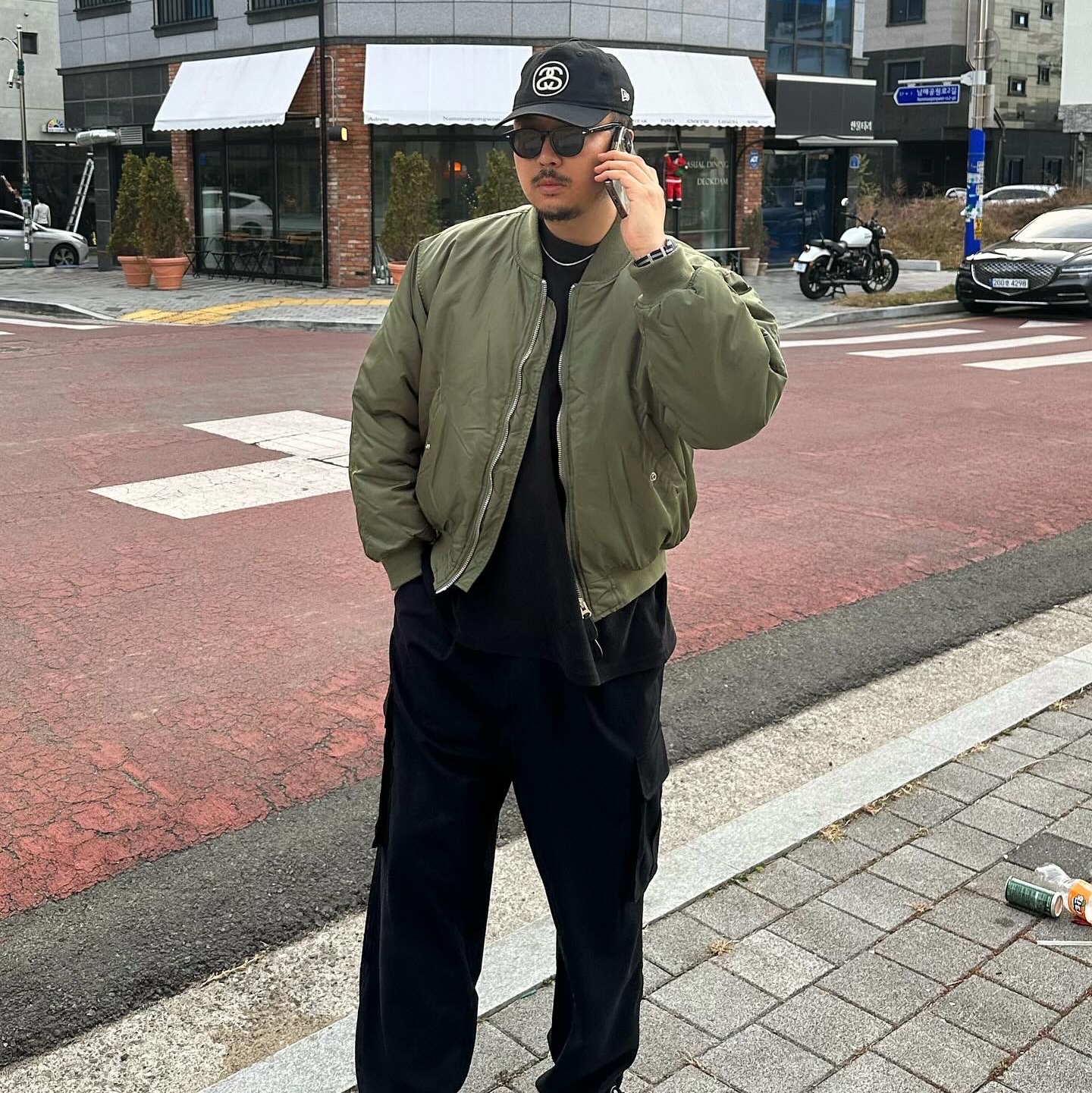 Stussy SS Link 9Twenty Cap Black, Swatch x Omega Bioceramic MoonSwatch Mission To The Moon 착용 스타일 - 1