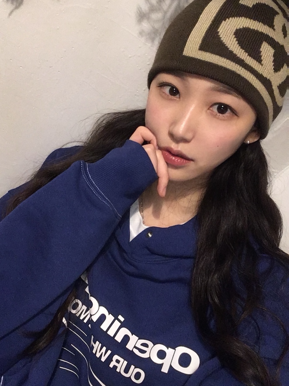 Stussy SS Link Skullcap Beanie Brown 착용 스타일