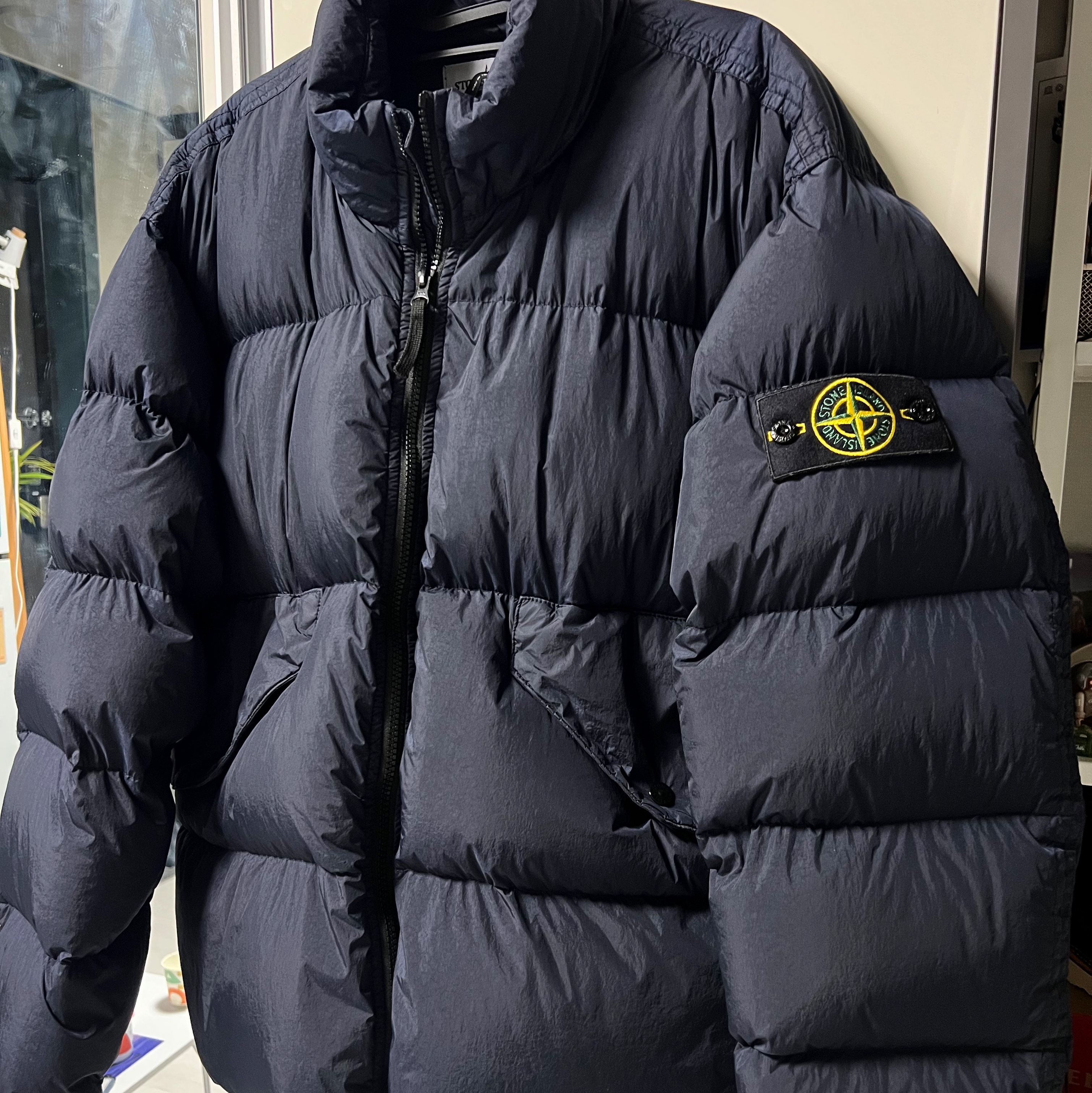 Stone Island 40623 Garment Dyed Crinkle Reps Recycled Nylon Down Jacket Navy Blue - 23FW 착용 스타일