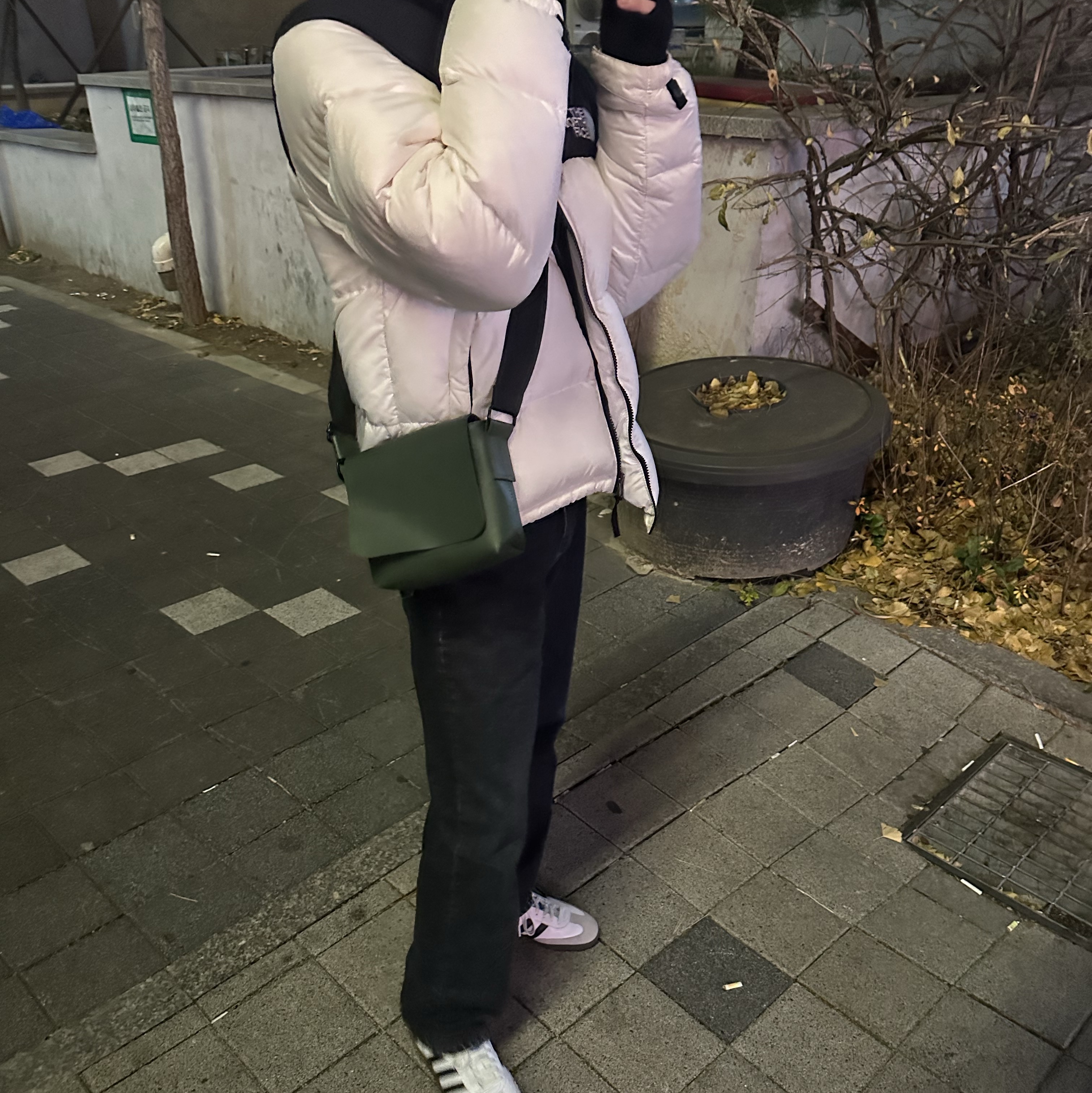 The North Face 1996 Eco Nuptse Jacket White, Adidas Samba OG Cloud White 착용 스타일