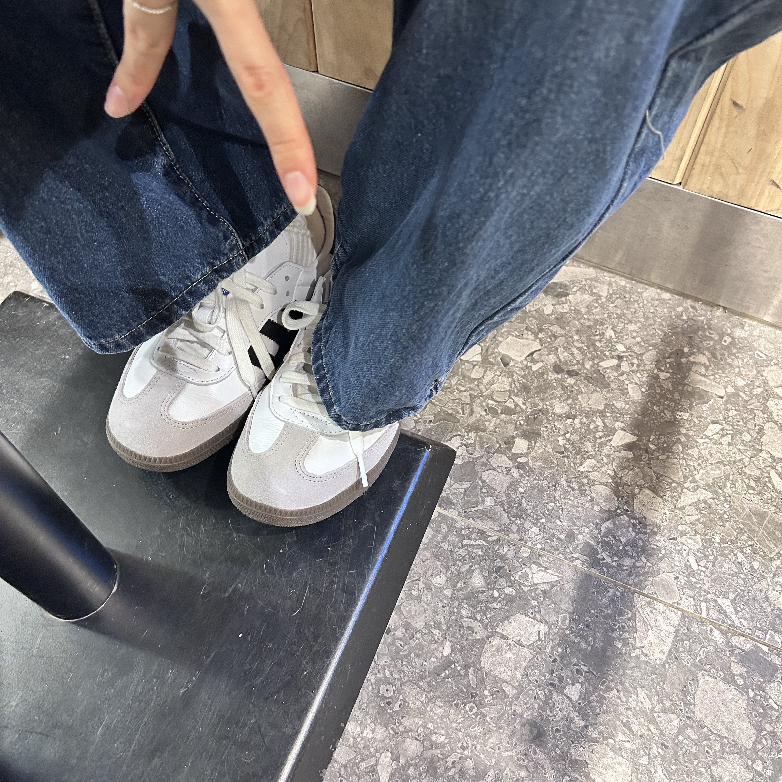 Adidas Samba OG Cloud White 착용 스타일