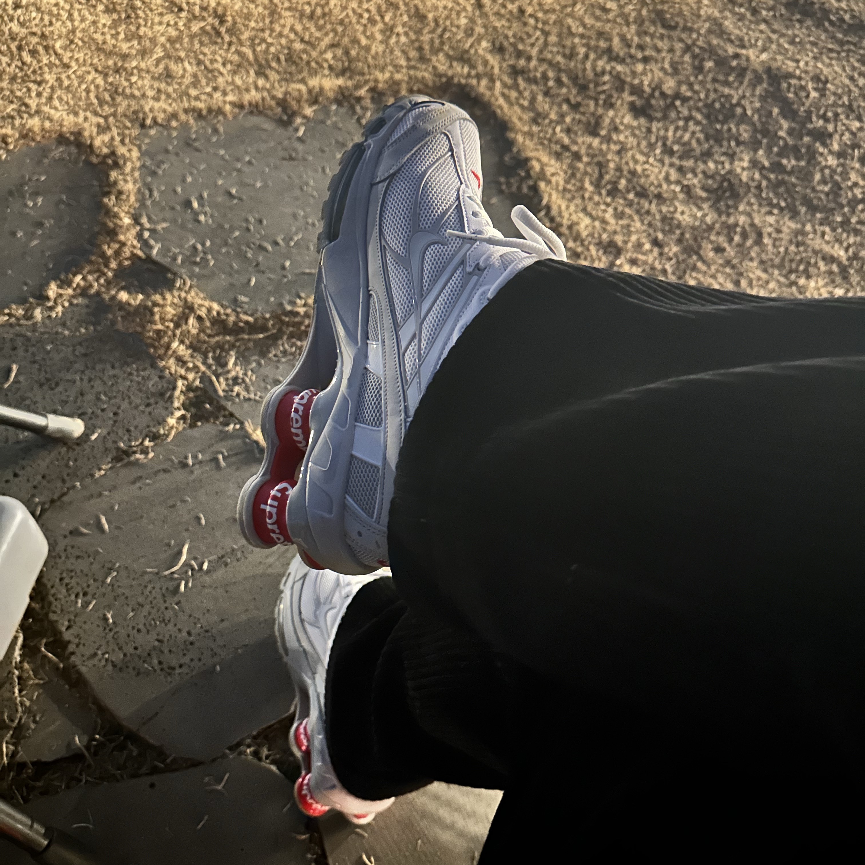 Nike x Supreme Shox Ride 2 SP White 착용 스타일