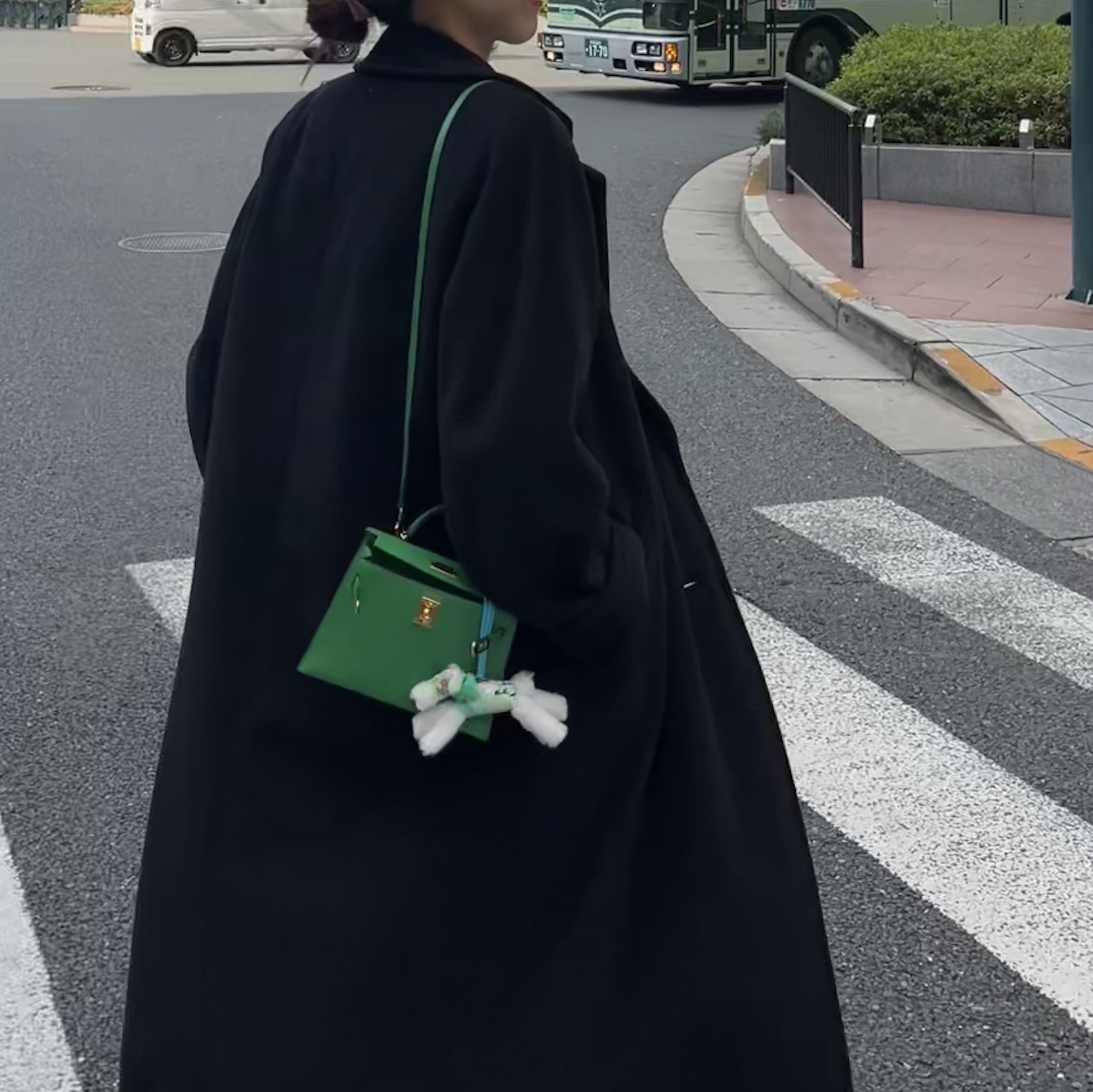 (W) Max Mara Madame 101801 Icon Coat Black, Hermes Birkin 25 Bag Sellier Epsom & Gold Craie 착용 스타일 - 3