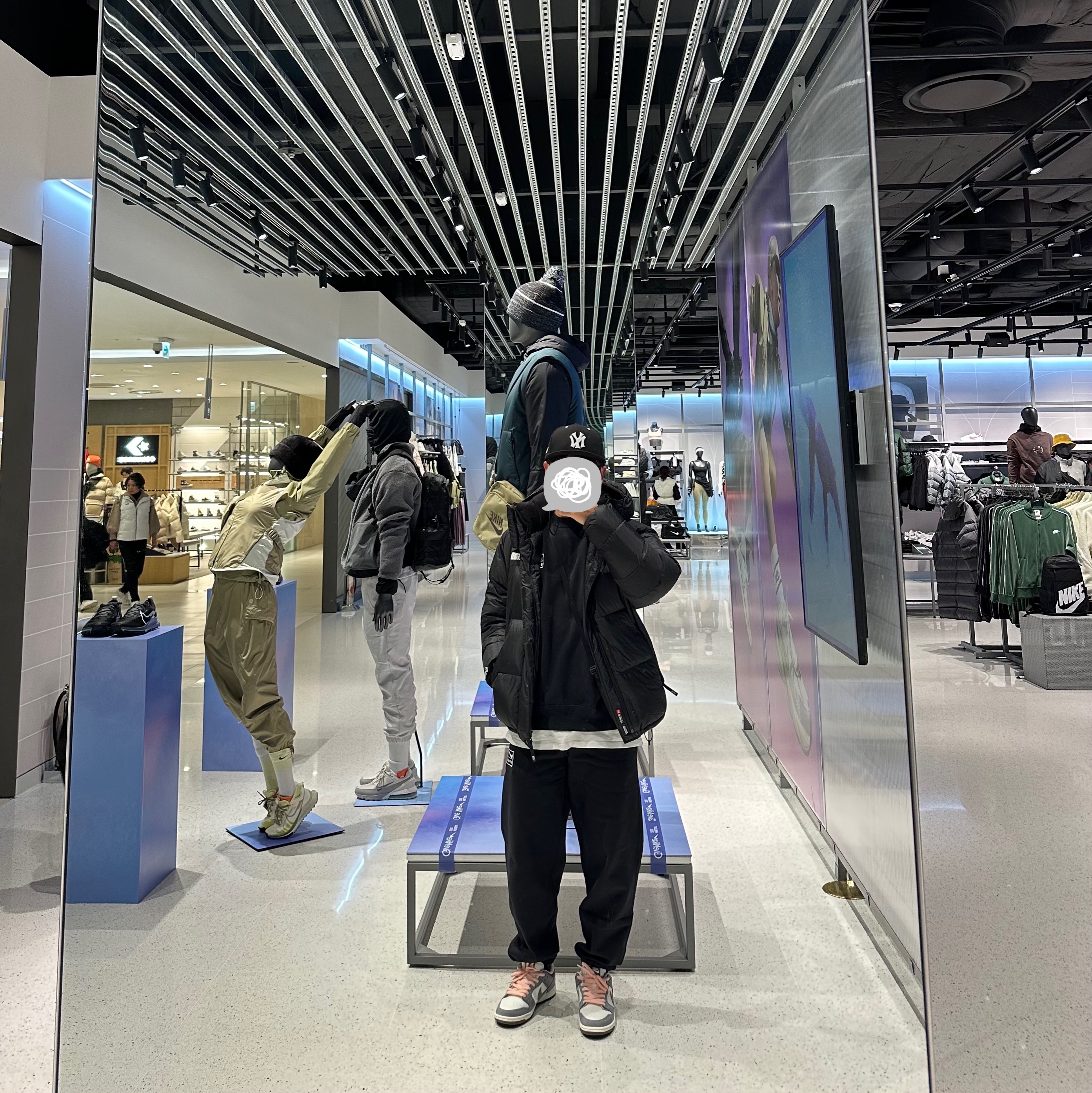 Nike x Stussy NRG Washed Fleece Pants Black (DO5296-010), Nike x Stussy NRG Washed Fleece Crewneck Black (DO5310-010) 착용 스타일