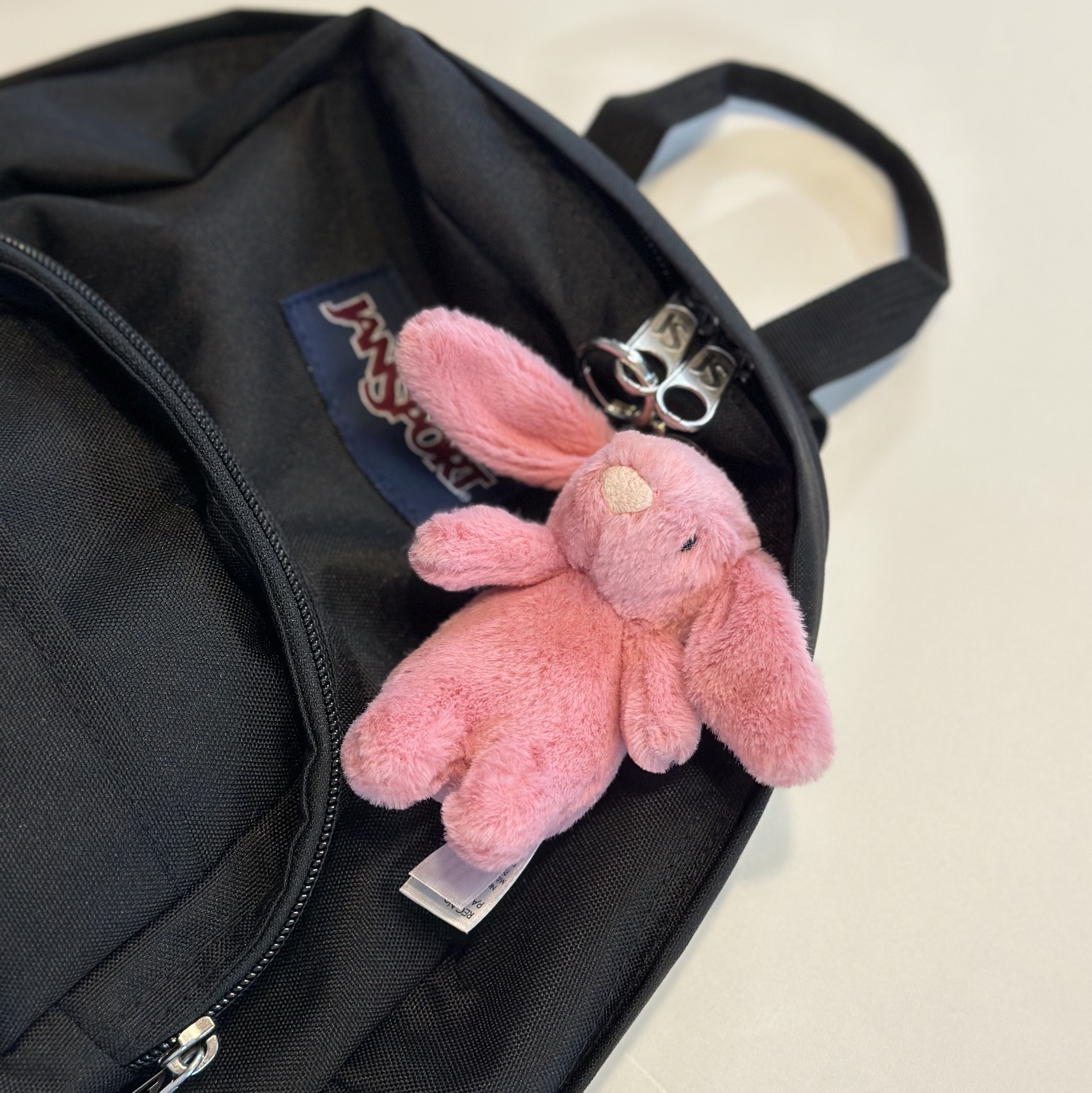 Jellycat Bashful Bunny Bag Charm Pink, Jansport Half Pint Mini Backpack Black 착용 스타일 - 1