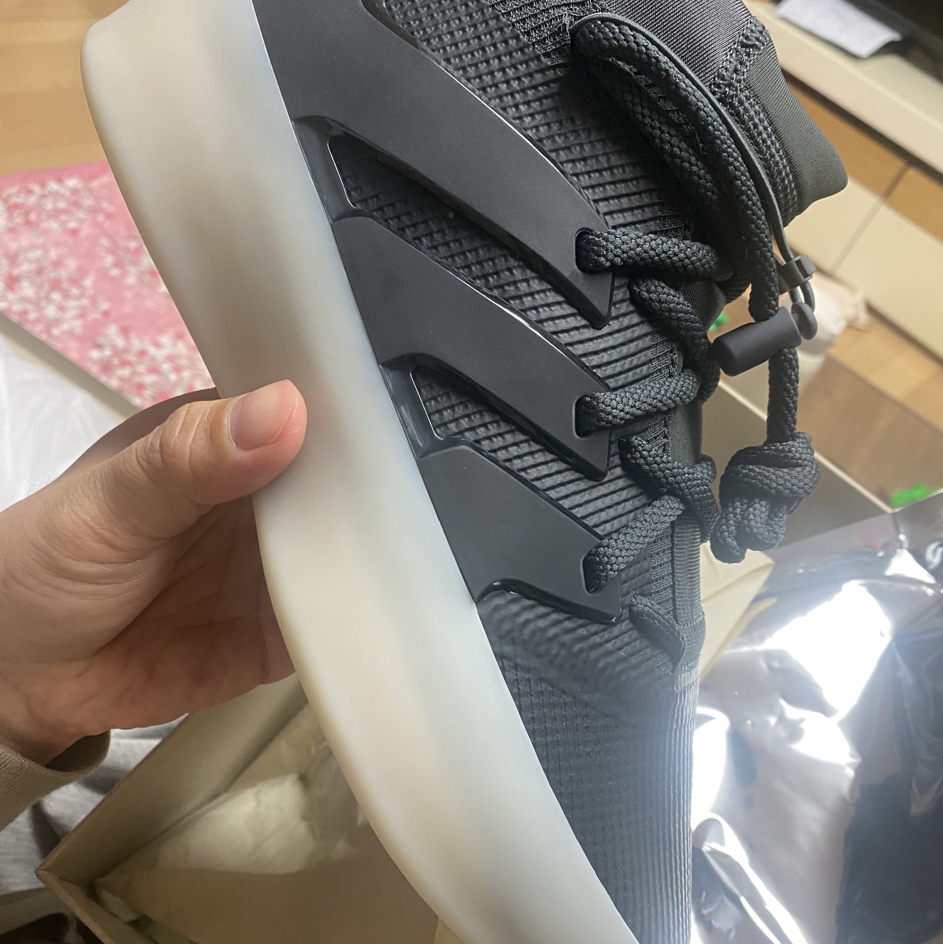 Adidas x Fear of God Athletics I Basketball Carbon 착용 스타일 - 1