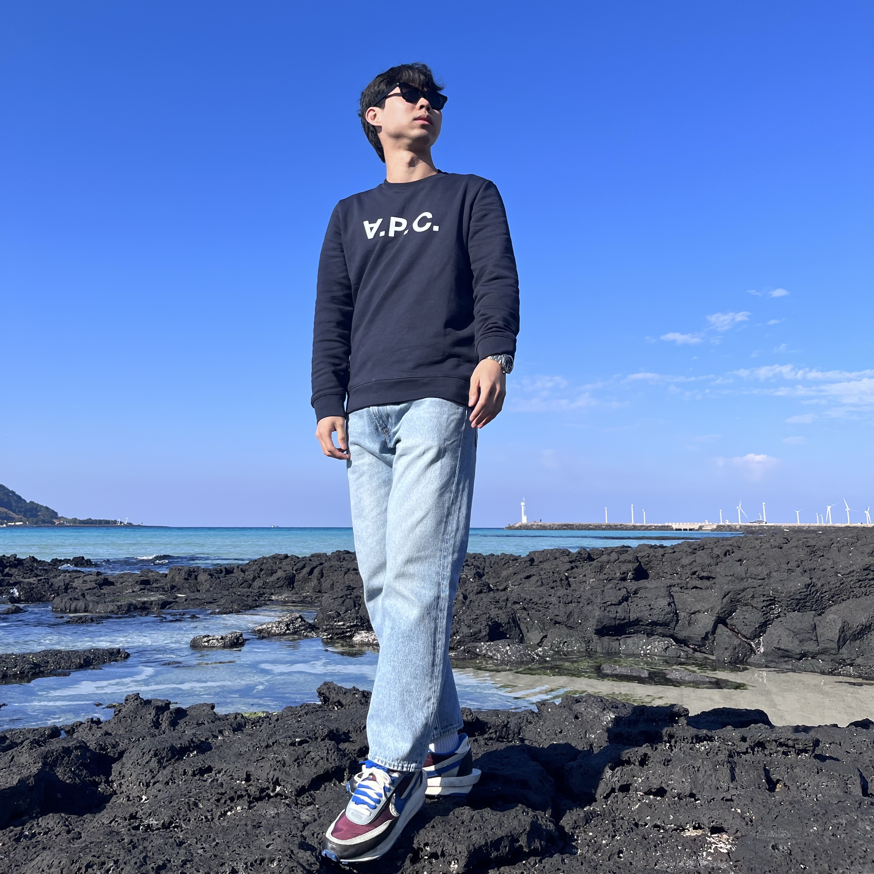 A.P.C. VPC Sweatshirt Dark Navy, Nike x Sacai x Undercover LDWaffle Night Maroon Team Royal 착용 스타일