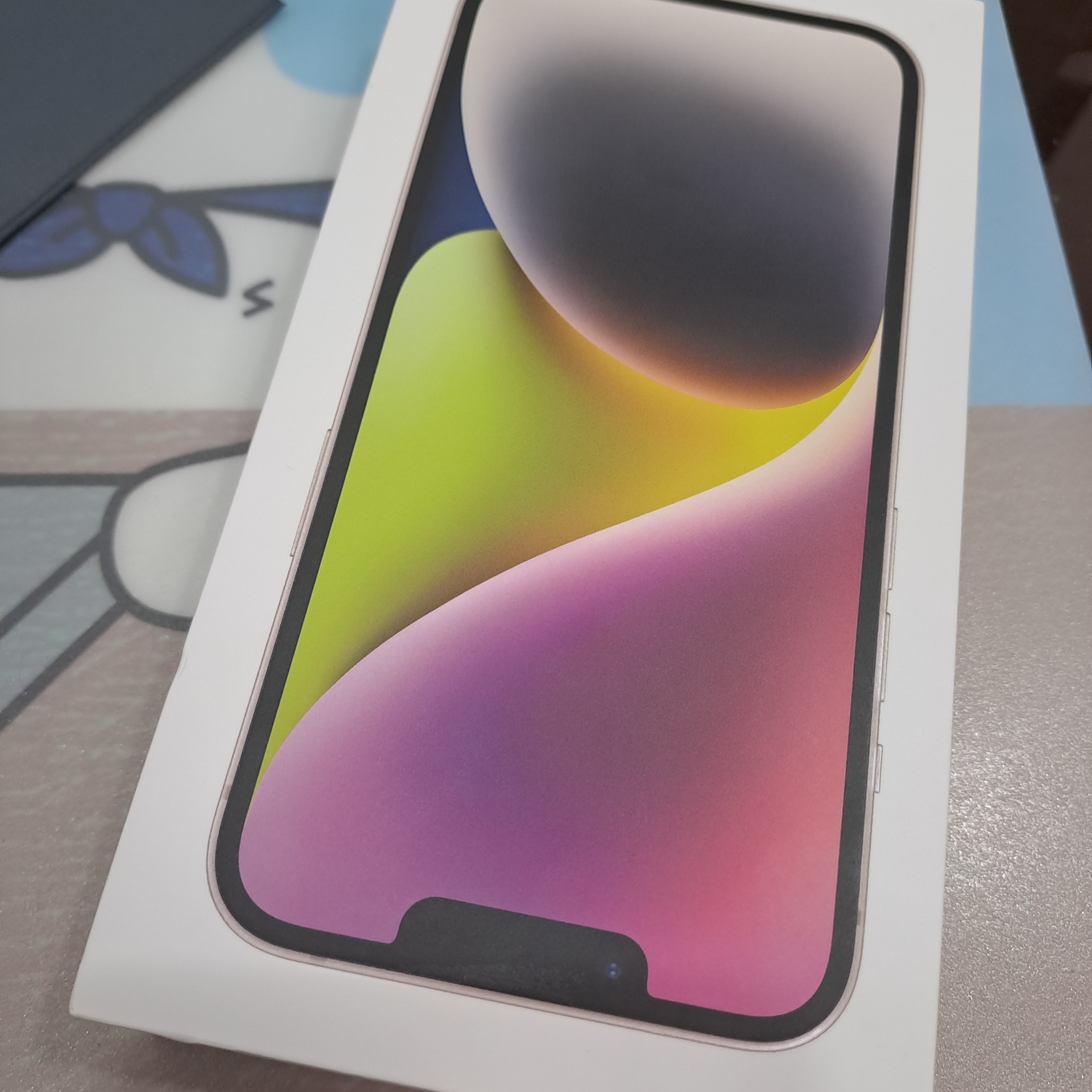 Apple iPhone 14 128GB Starlight(Korean Ver.) 착용 스타일 - 1