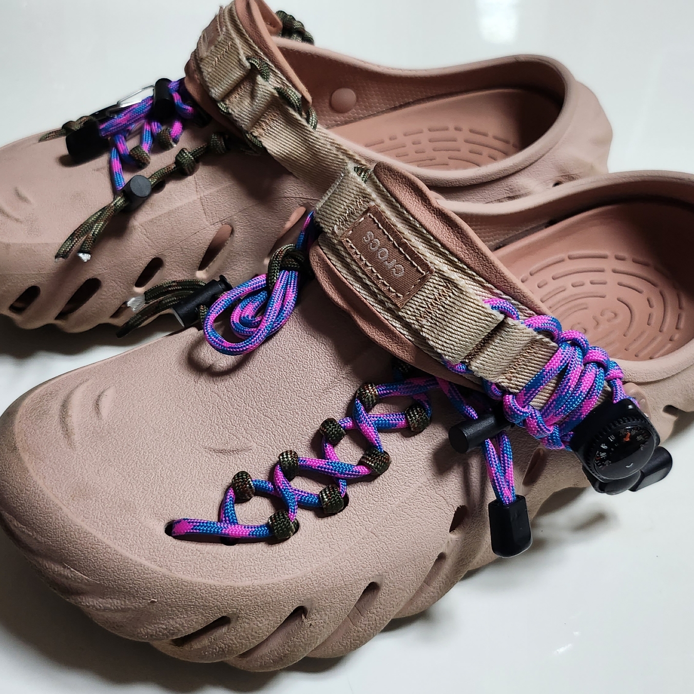 Crocs Echo Clog Pink Clay 착용 스타일 - 3