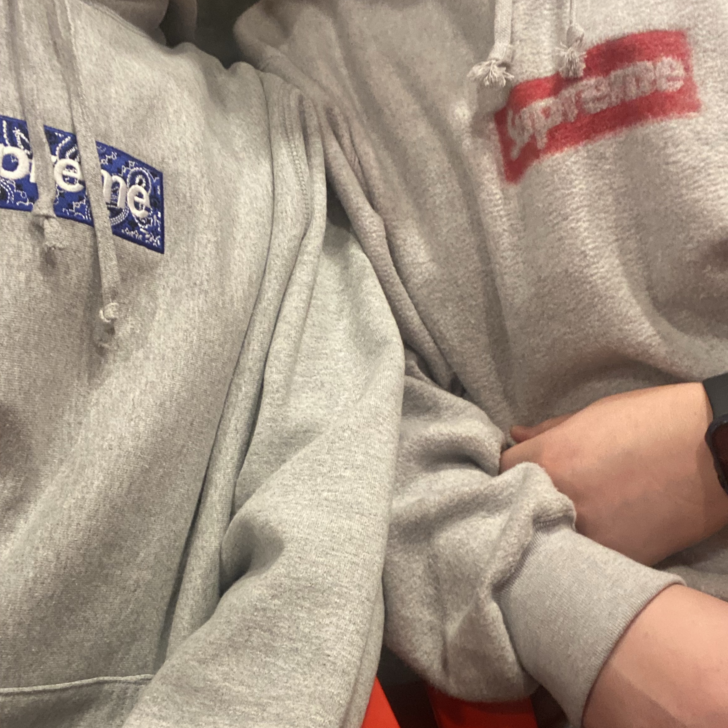 Supreme Bandana Box Logo Hooded Sweatshirt Heather Grey - 19FW, Supreme Inside Out Box Logo Hooded Sweatshirt Heather Grey - 23SS 착용 스타일