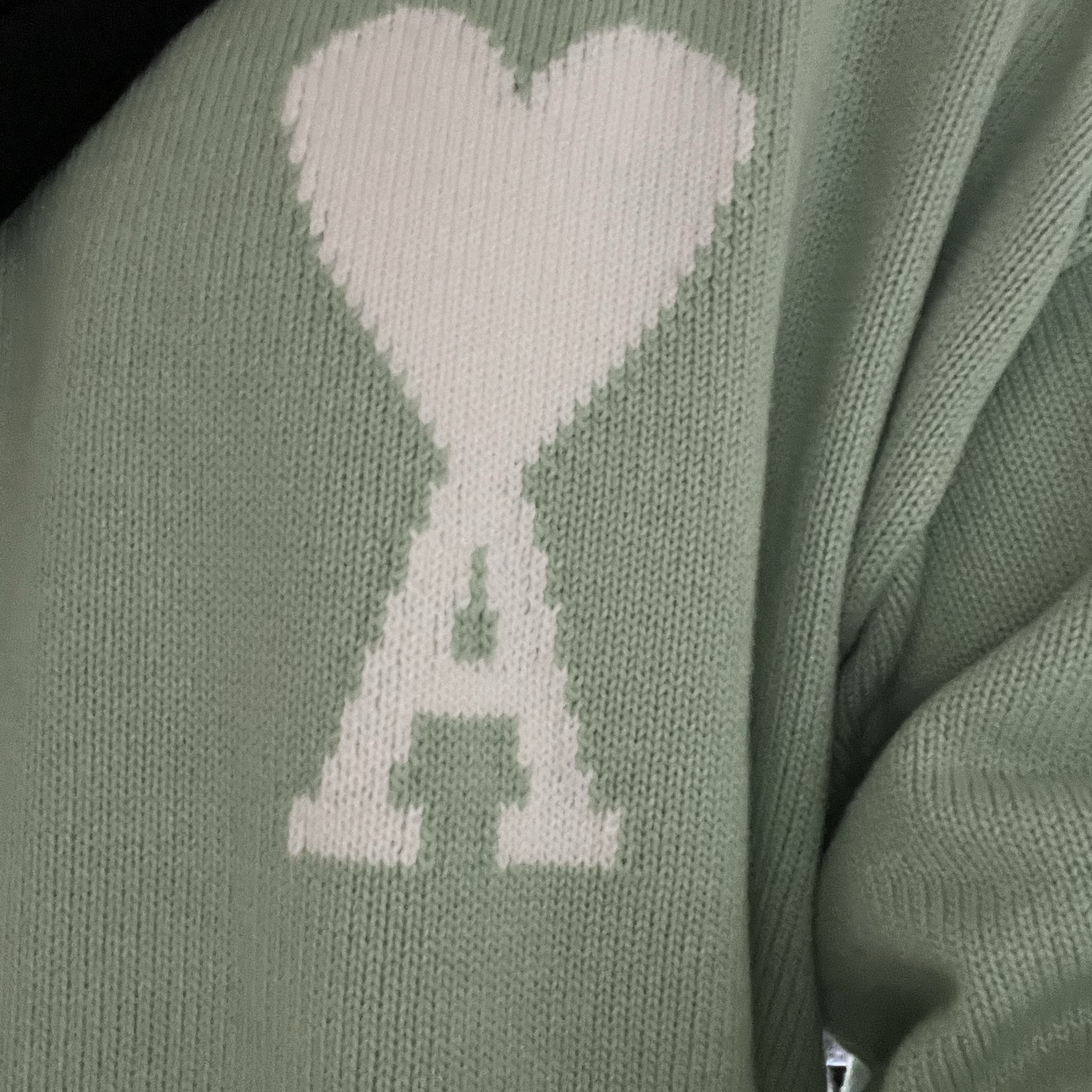 AMI de Coeur Oversize Sweater Aqua - 22SS 착용 스타일