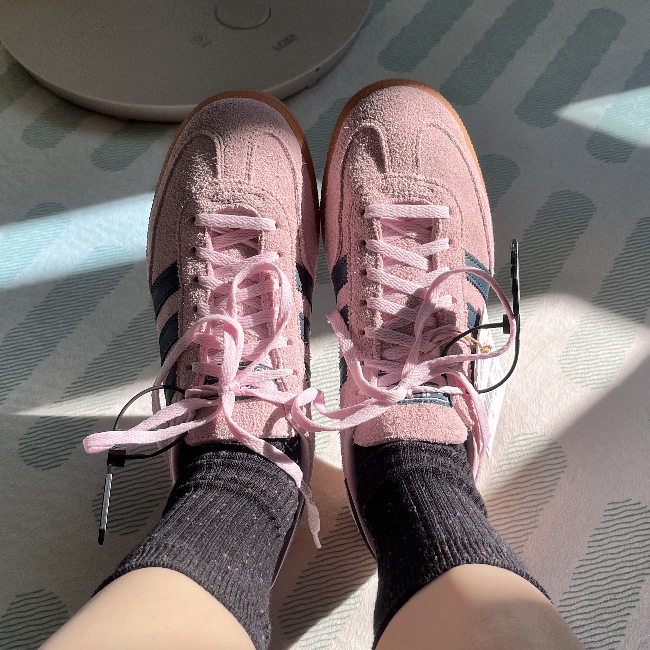 (W) Adidas Spezial Handball Clear Pink 착용 스타일 - 2
