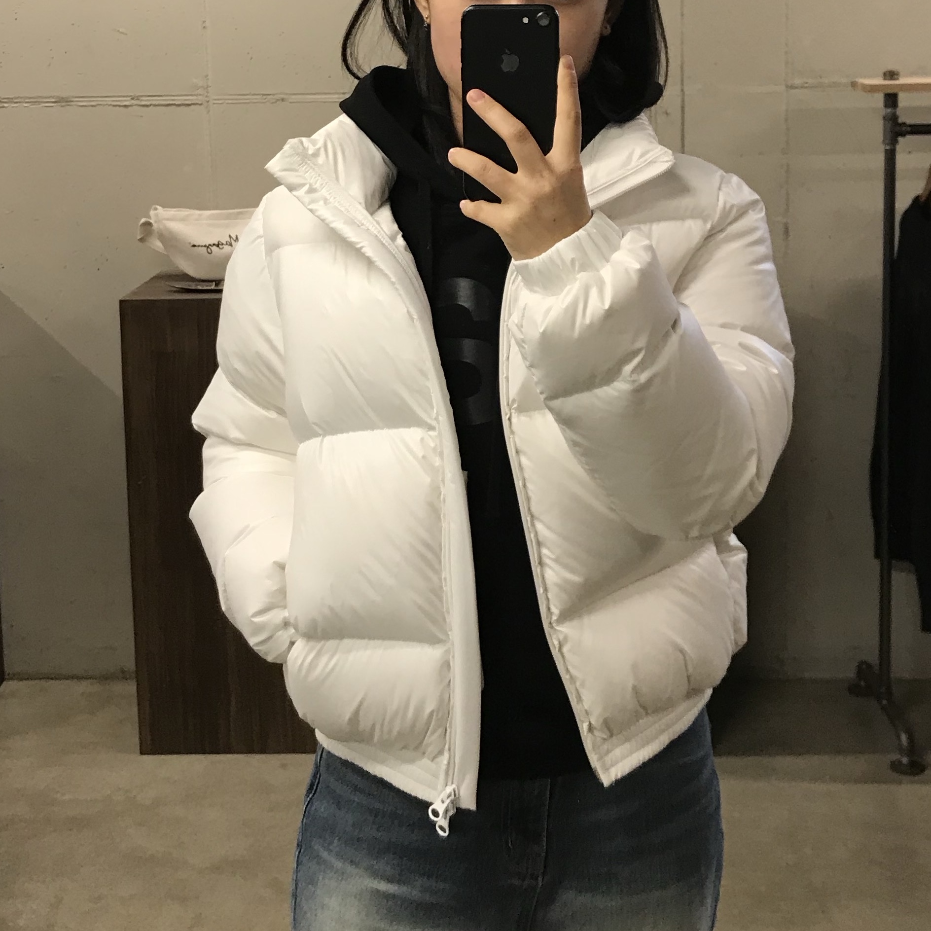 [KREAM 단독] Safarispot Women 1/2 Basic Safari Down Jacket White 착용 스타일