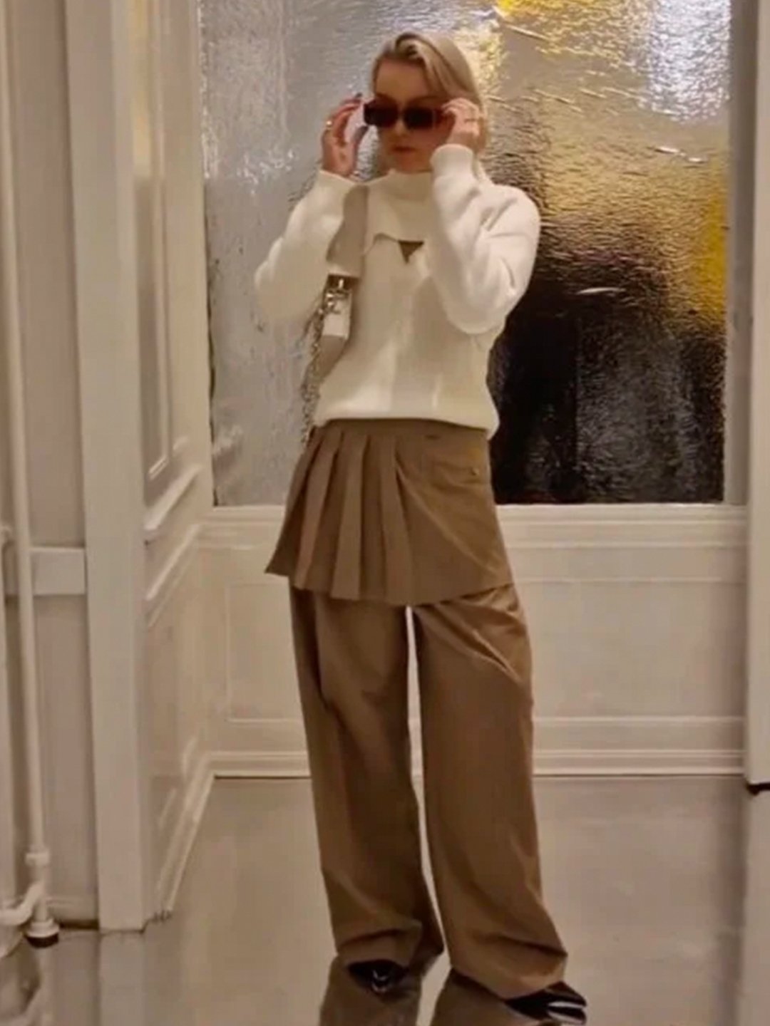 (W) Thom Browne Cotton Stripe Pleated Skirt White, (W) Glowny Tia Double Layered Ruffle Skirt Brown 착용 스타일 - 4