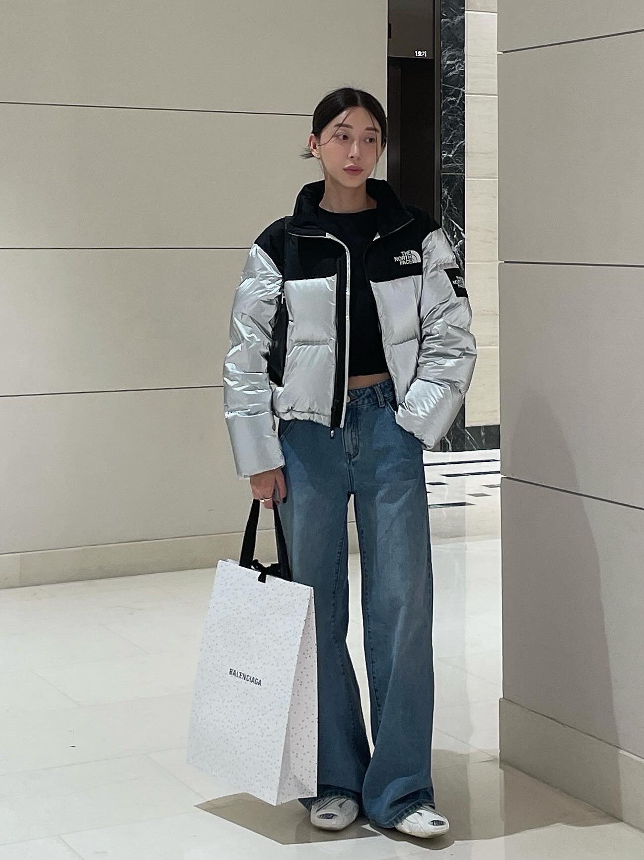 (W) The North Face White Label Novelty Nuptse Down Jacket SE Silver, (W) Balenciaga Tyrex Sneakers Black White 착용 스타일 - 2