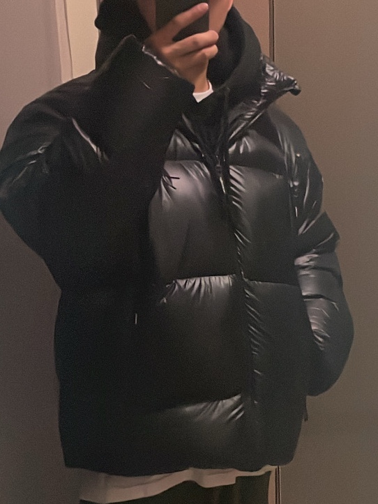 Supreme Featherweight Down Puffer Jacket Black - 23FW, Adidas Yeezy Slide Azure 착용 스타일 - 2