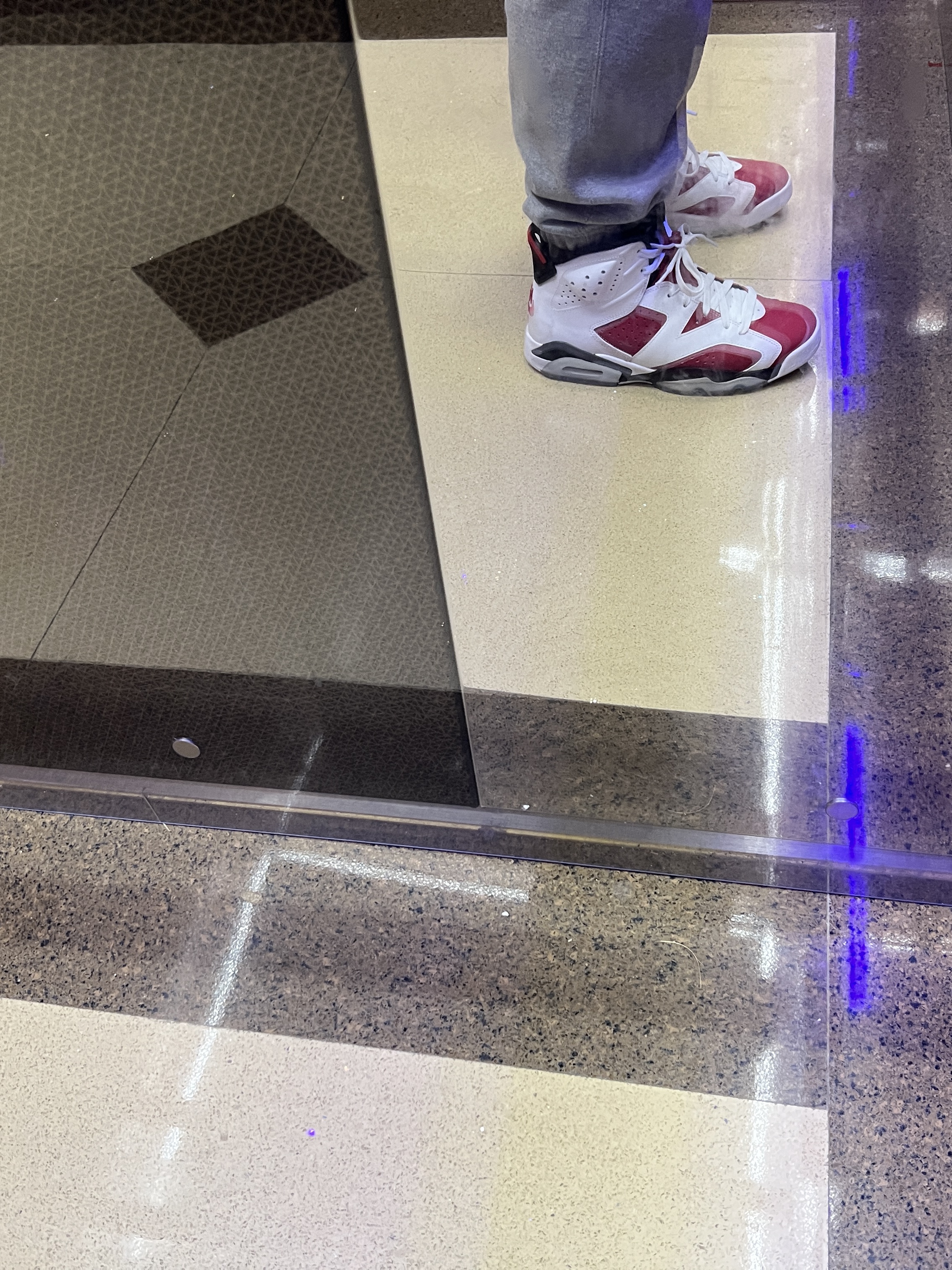 Jordan 6 Retro Carmine 2021 착용 스타일