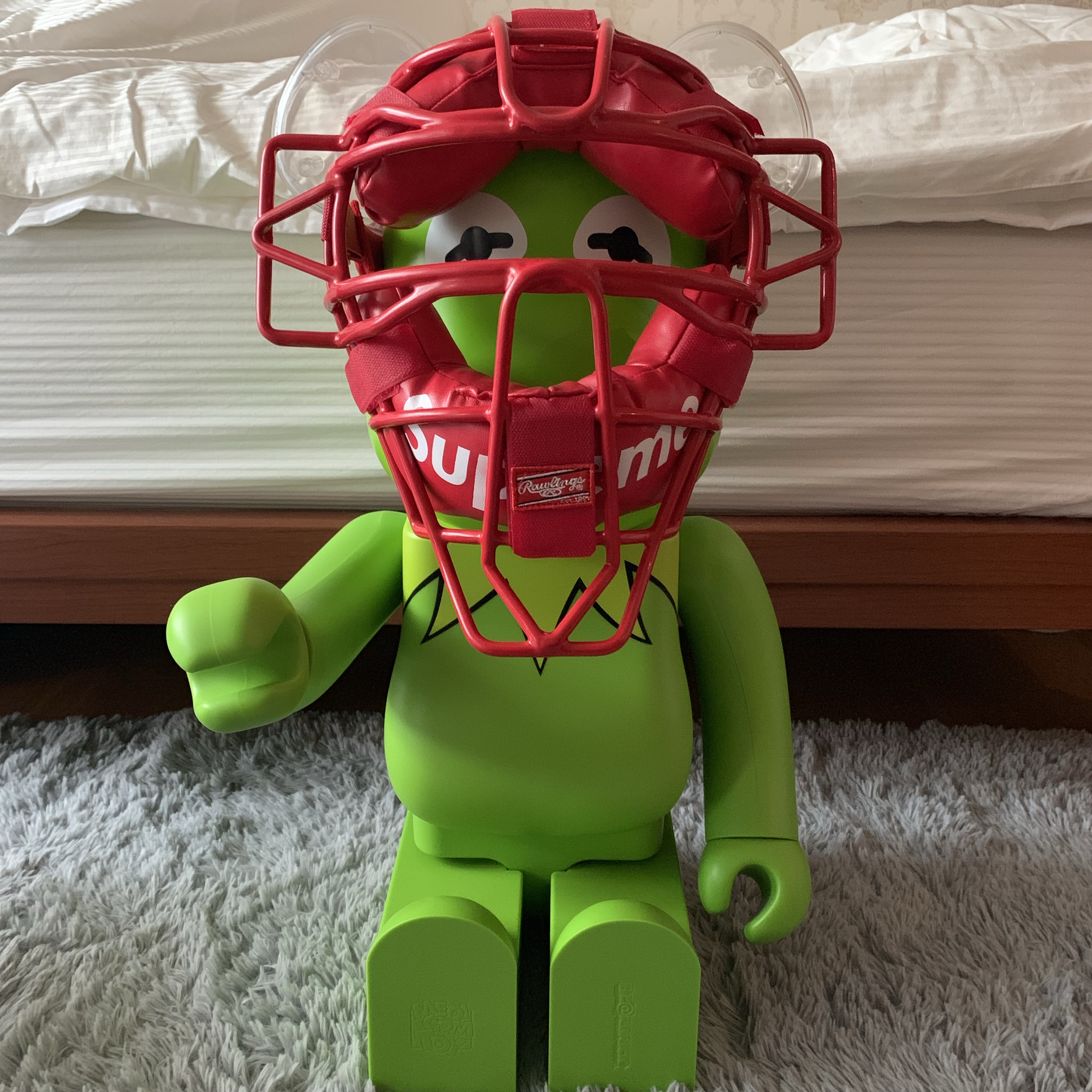 Supreme Rawlings Catcher's Mask Red - 18SS 착용 스타일