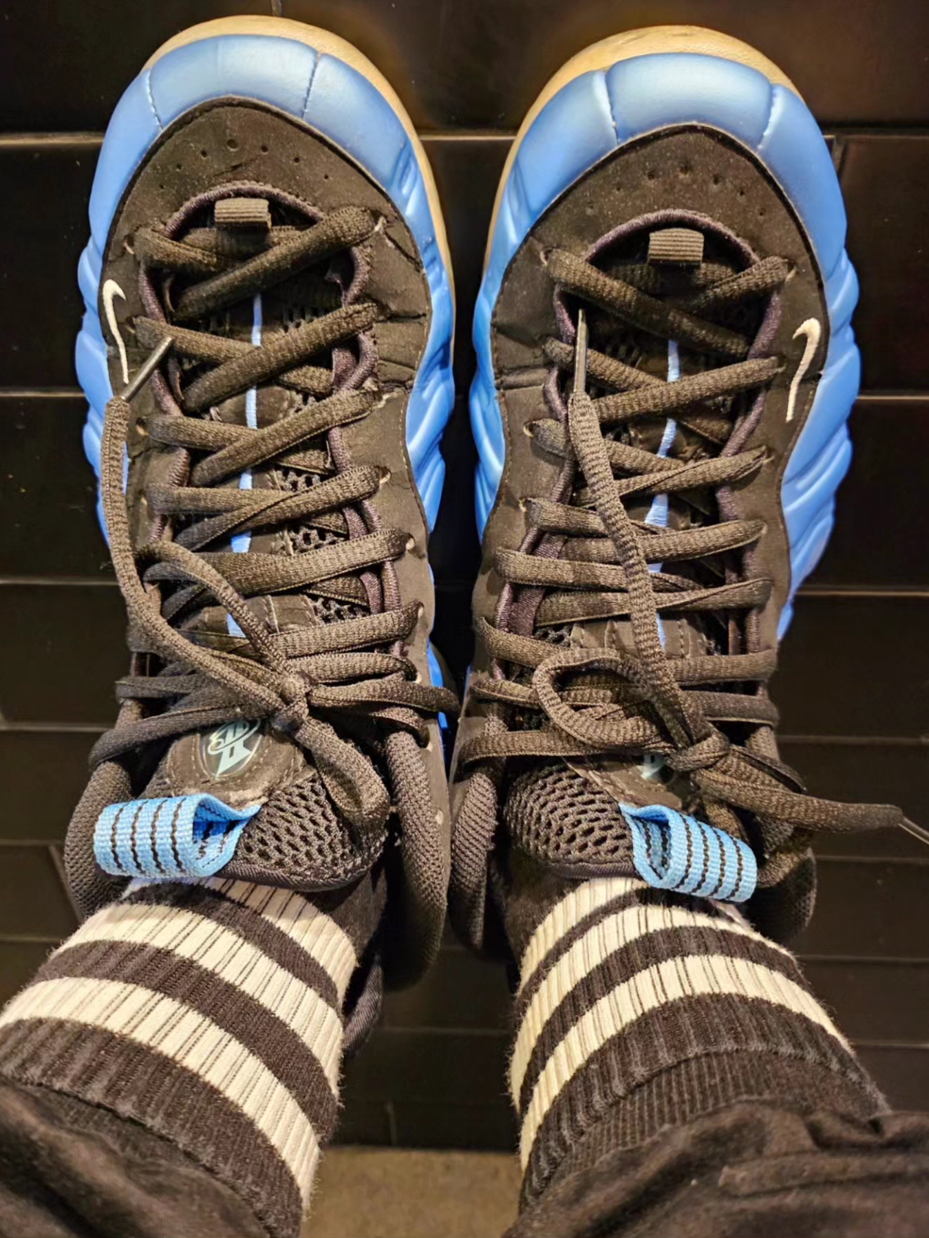 Nike Air Foamposite One University Blue 착용 스타일 - 3