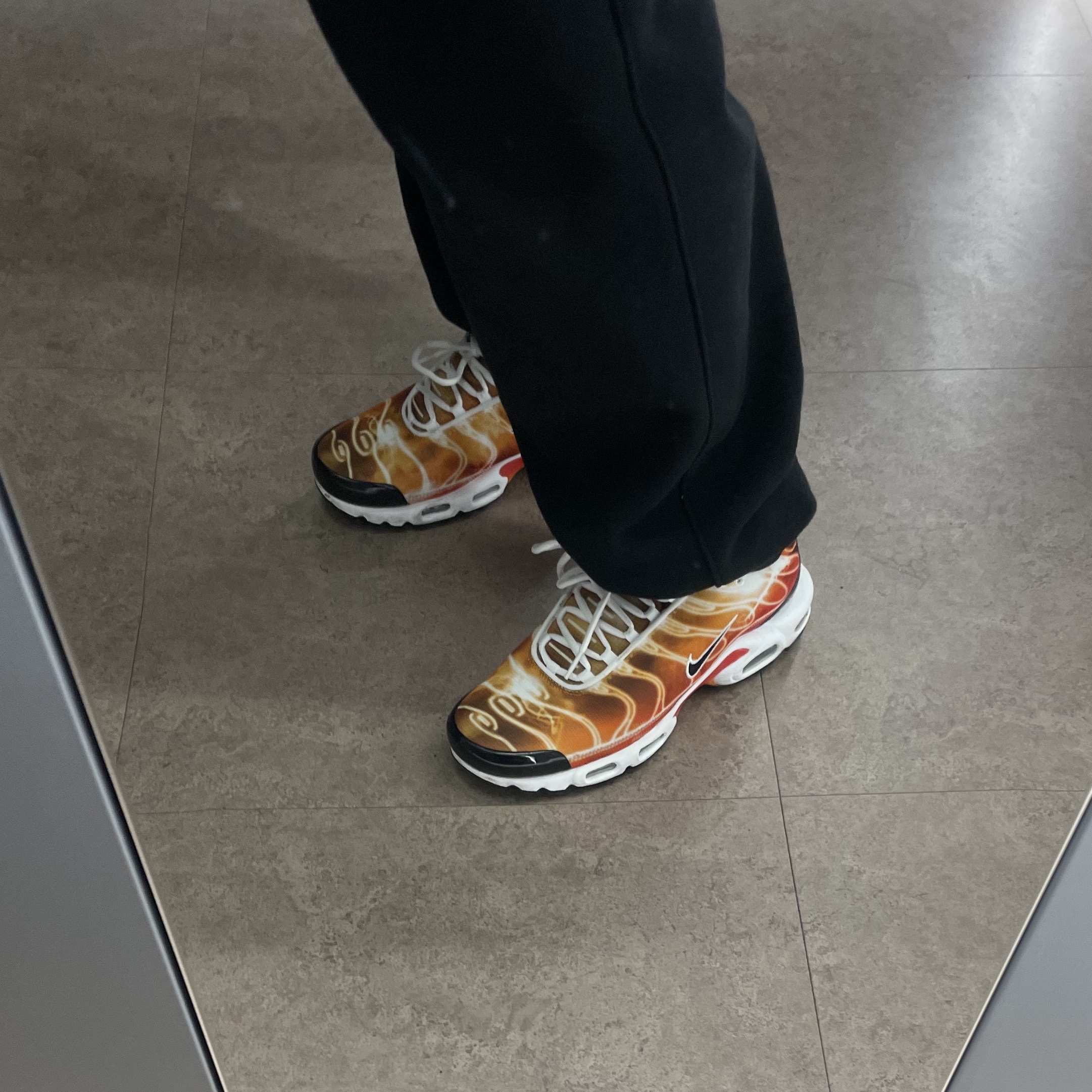 Nike Air Max Plus Light Photography 착용 스타일