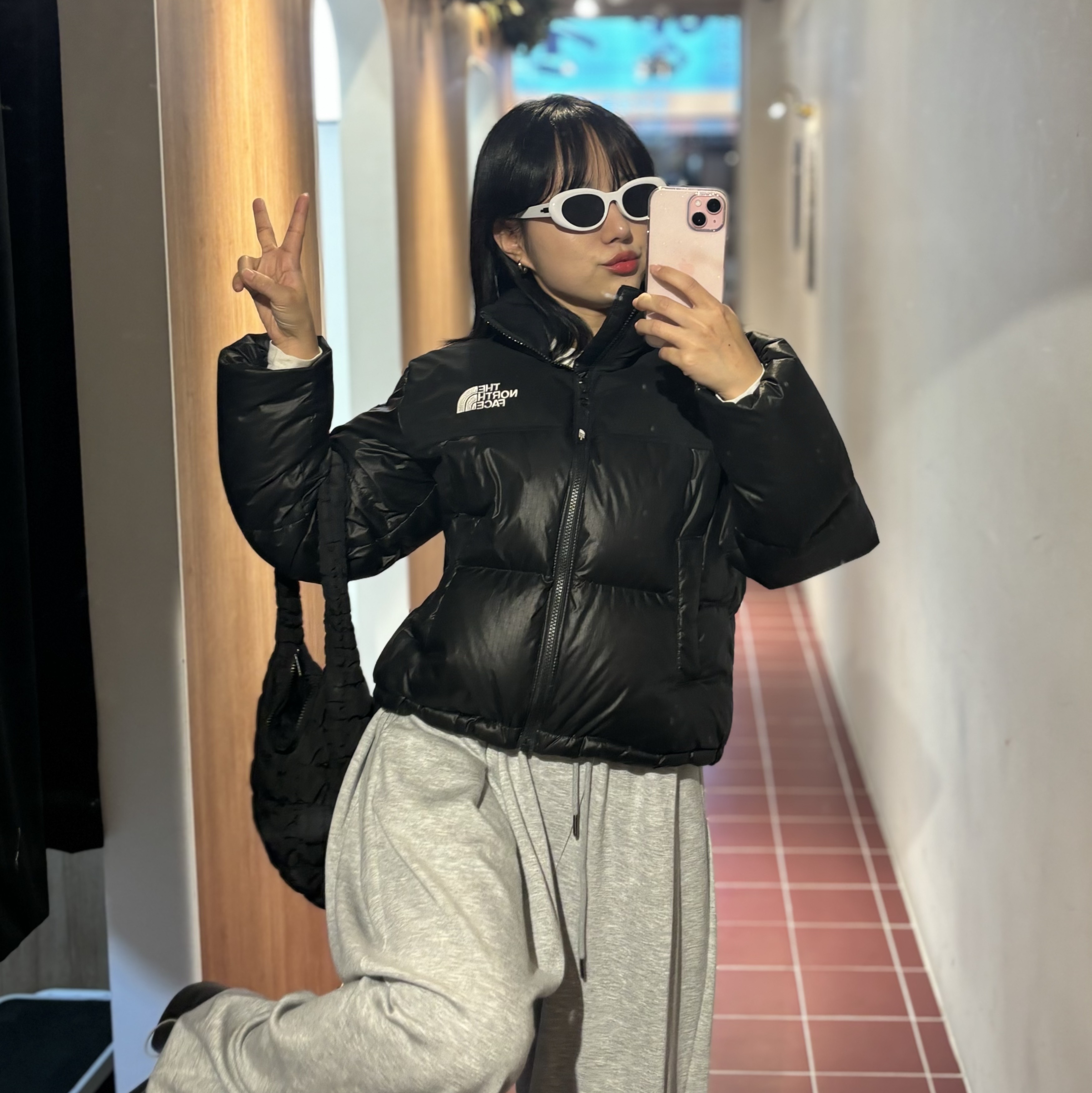 COS Quilted Mini Bag Black, (W) The North Face White Label Novelty Nuptse Down Jacket Black 착용 스타일