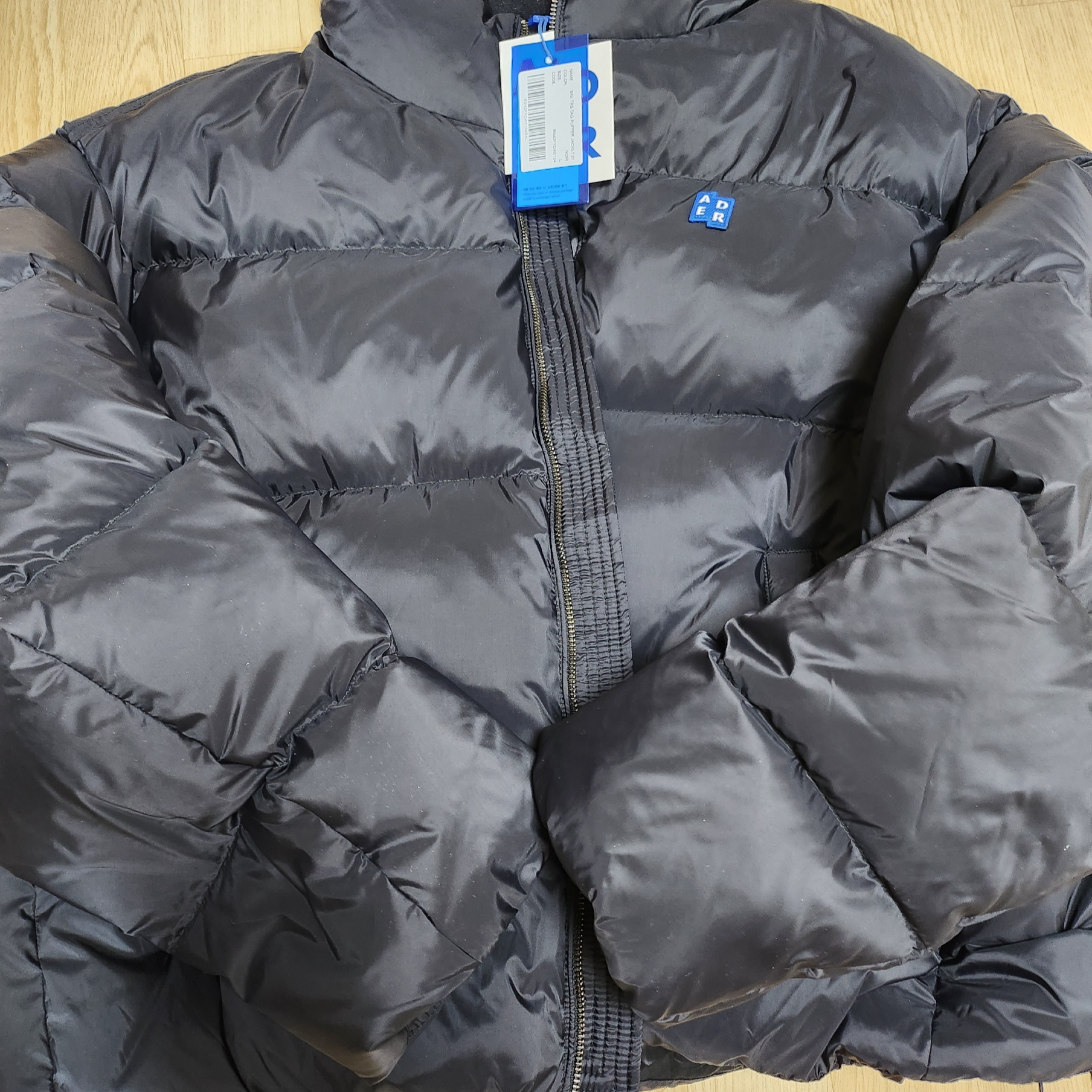 Ader Error Sig; TRS/BL Tag Puffer Jacket 01 Noir 착용 스타일
