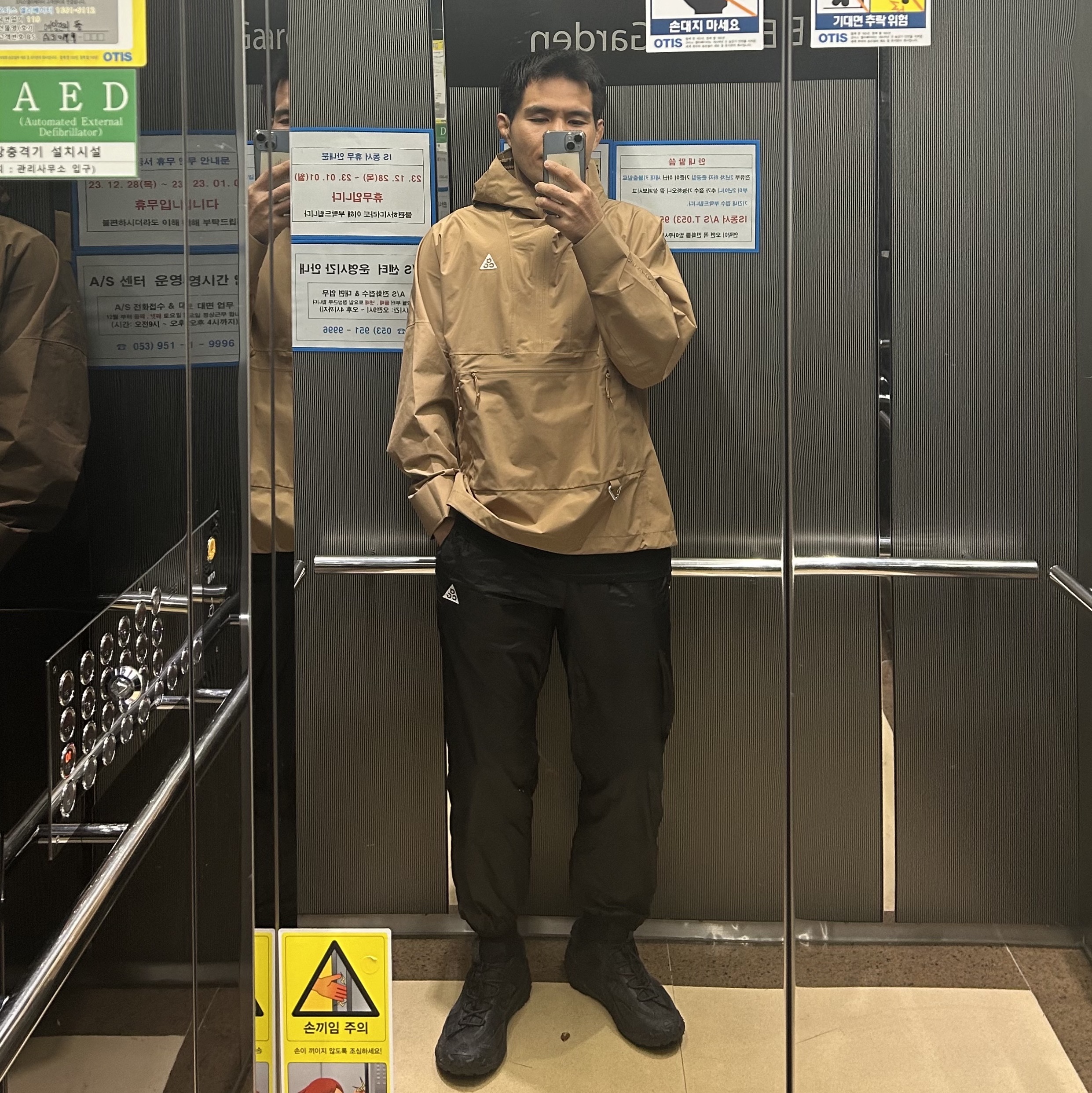 Nike ACG Storm-Fit ADV Cascade Rain Jacket Dark Driftwood- Asia, Nike ACG Cinder Cone Windshell Pants Black - Asia 착용 스타일