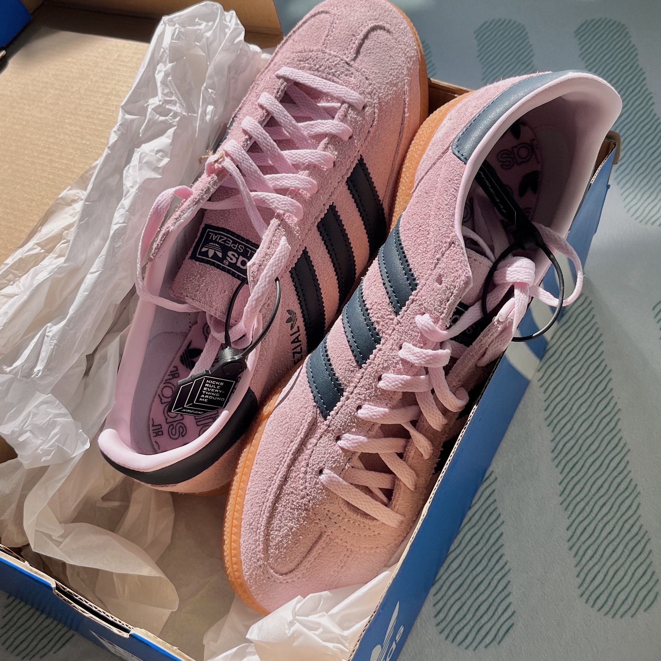 (W) Adidas Spezial Handball Clear Pink 착용 스타일 - 1