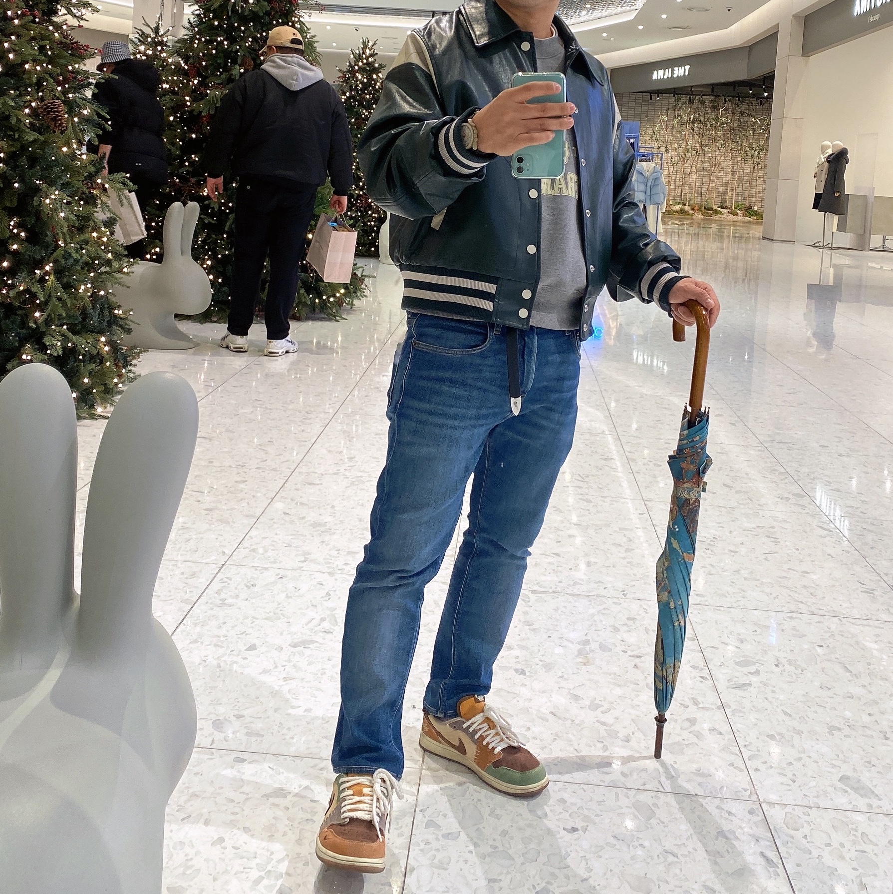 AMI Paris France Sweatshirt Heather Grey, Swatch x Omega Bioceramic MoonSwatch Mission To Jupiter 착용 스타일 - 1