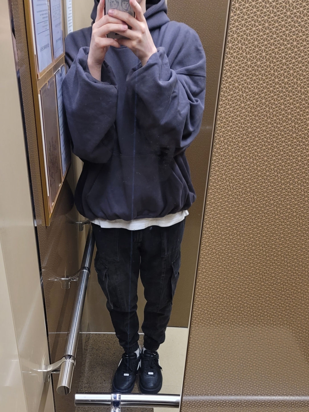 Nike x Ambush Air Force 1 Low SP Black, Yeezy Gap Engineered By Balenciaga Dove Hoodie Dark Grey 착용 스타일