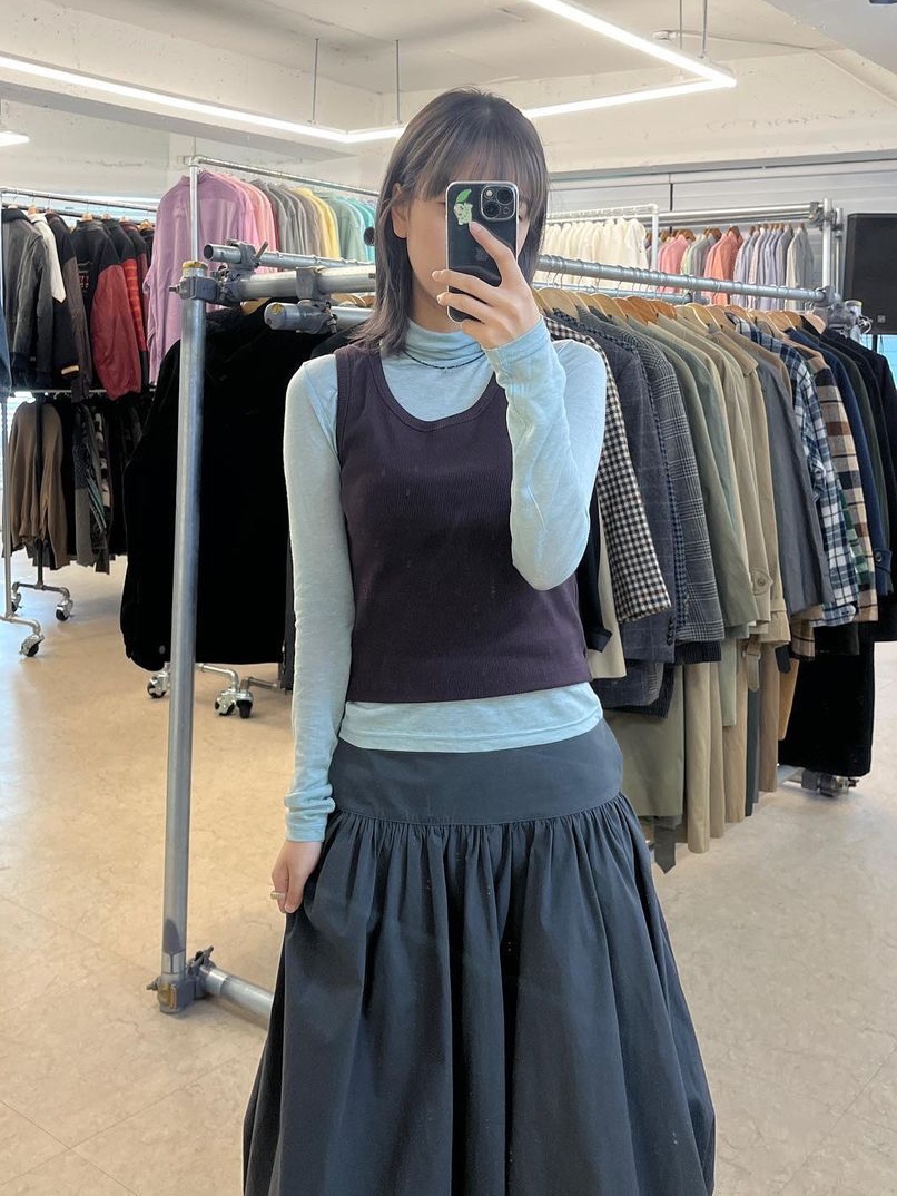 Saenginstudios Balloon Shirring Skirt Charcoal, Saenginstudios Wool Turtleneck Top Mint 착용 스타일