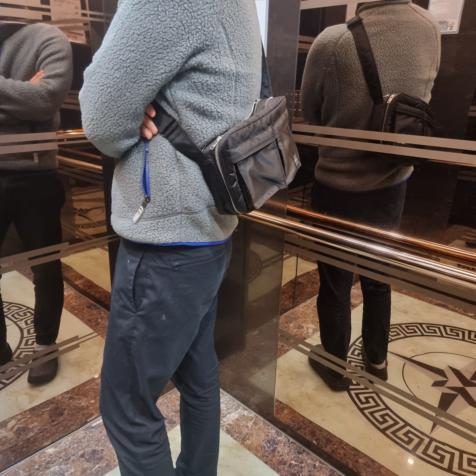 Porter Tanker Shoulder Bag S Black 착용 스타일