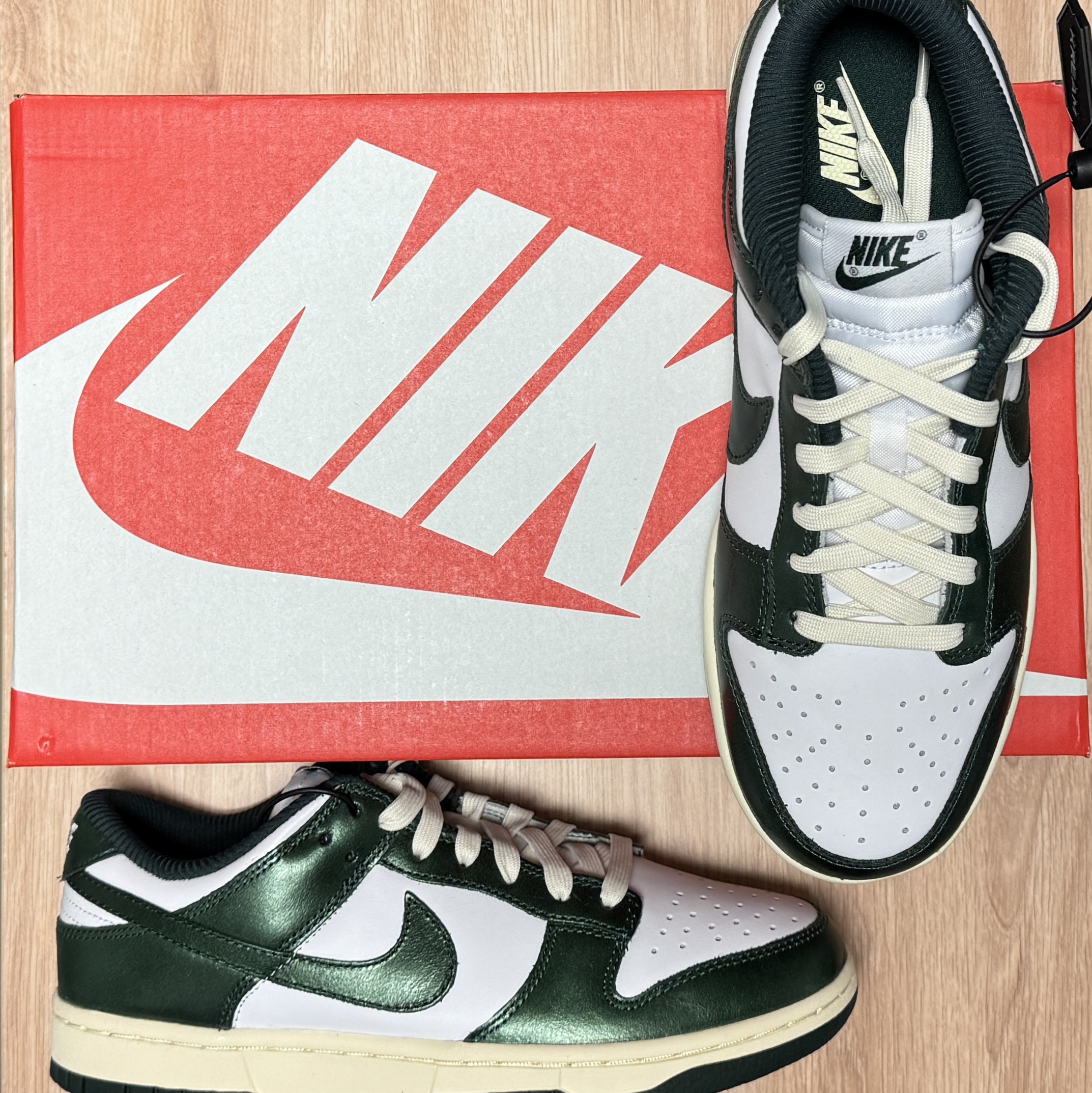 (W) Nike Dunk Low Vintage Green 착용 스타일