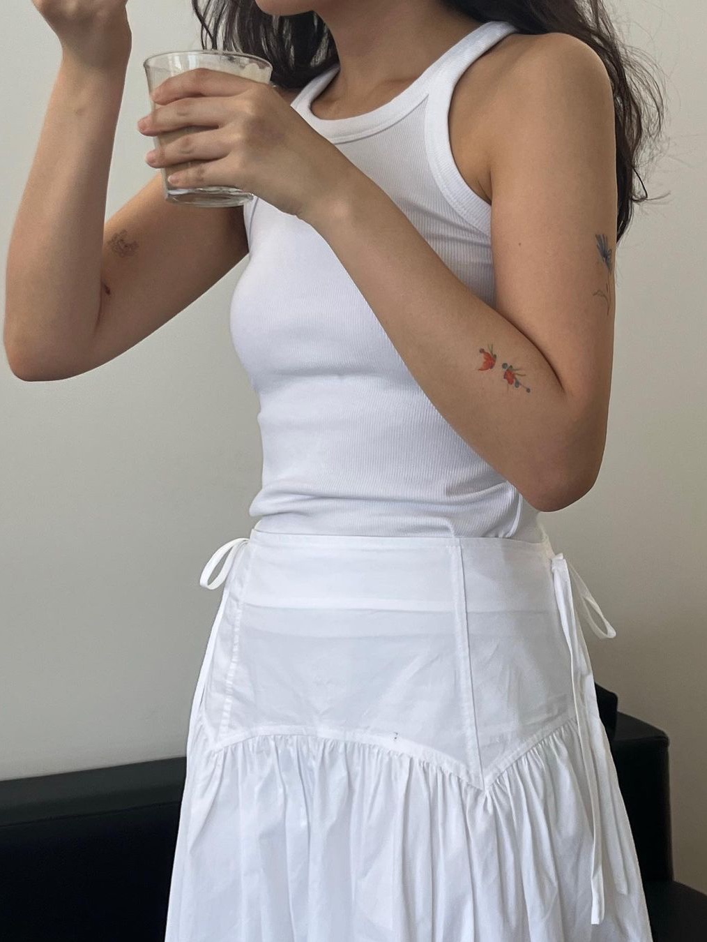 Saenginstudios Corset Shirring Ruffle Skirt White, Saenginstudios Corset Shirring Ruffle Skirt Sky Mint 착용 스타일
