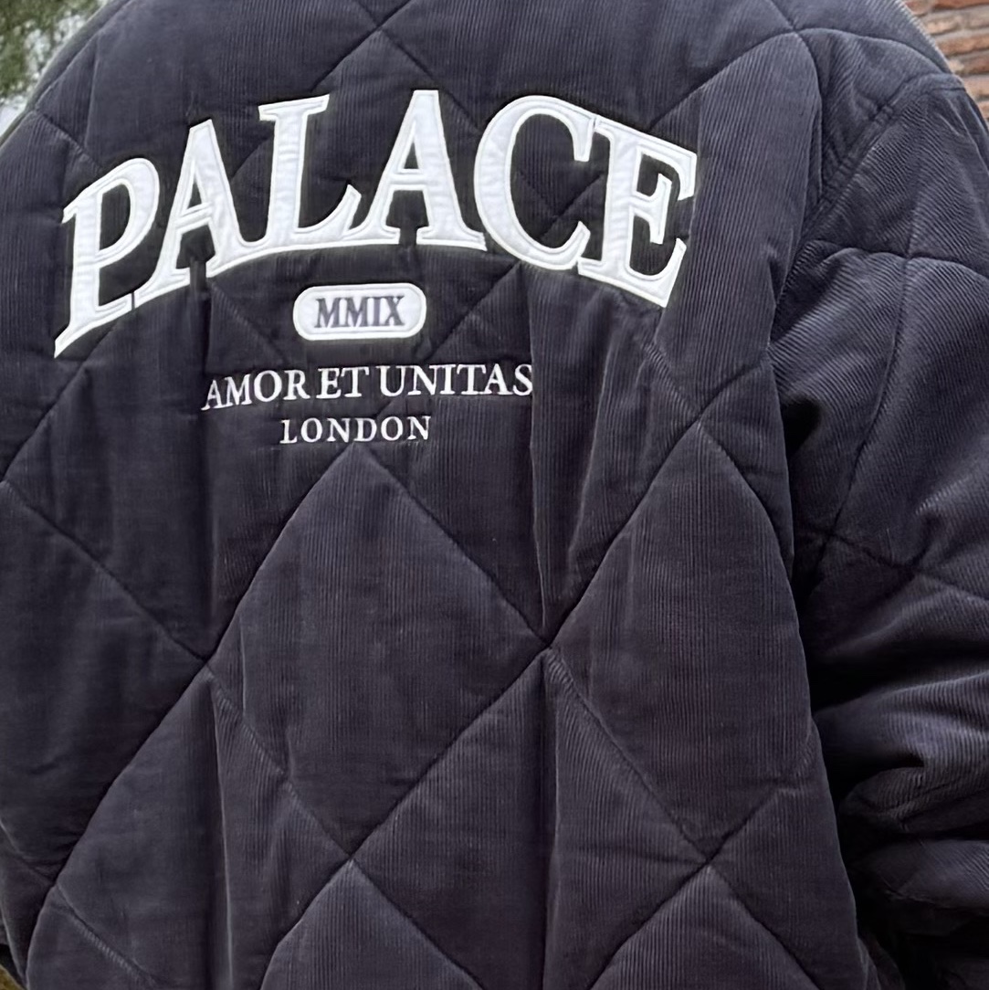 Palace Quilted Jacket Black - 23FW 착용 스타일
