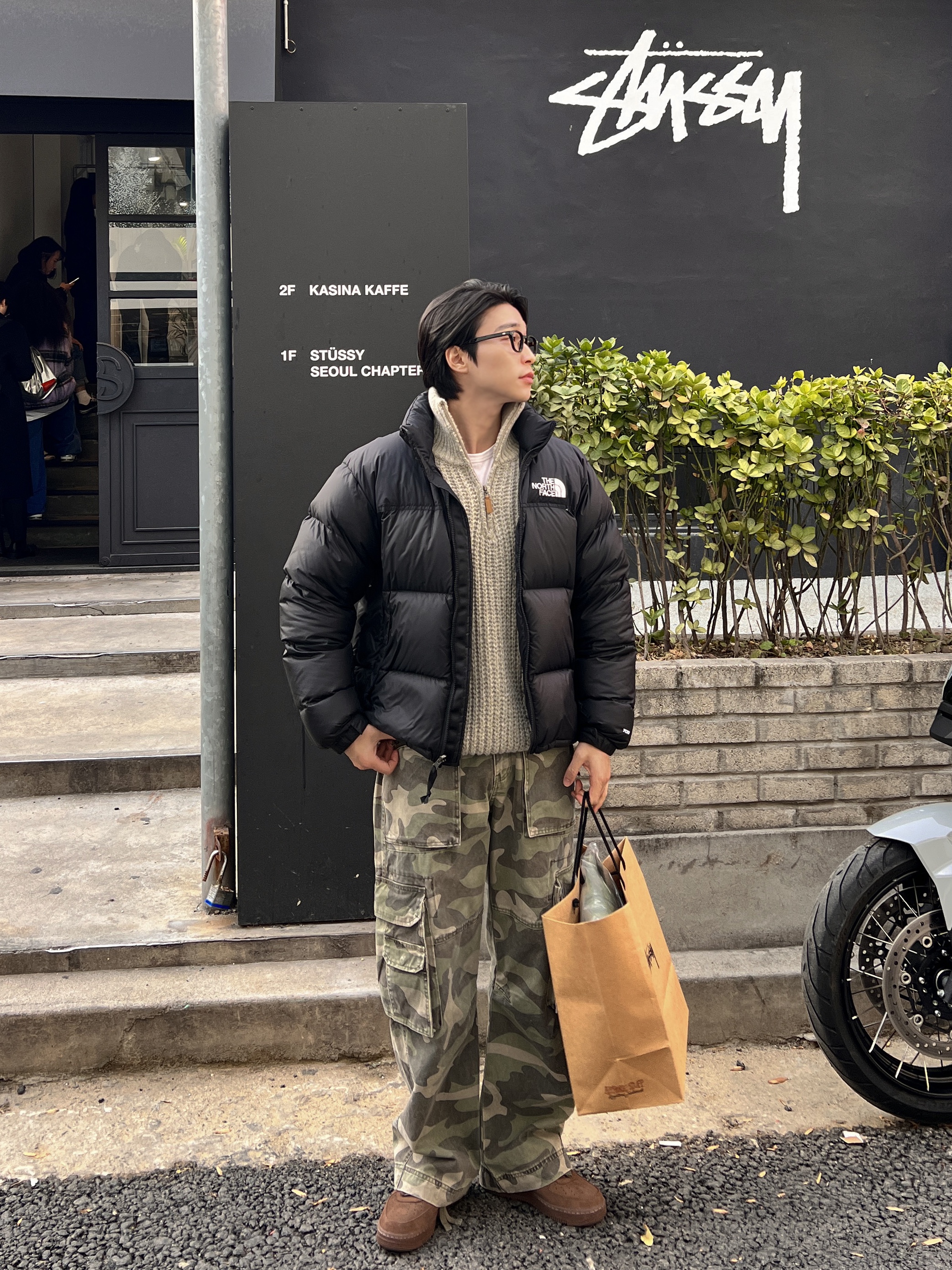 (W) Nike Air Force 1 '07 Cacao Wow 착용 스타일 - 1