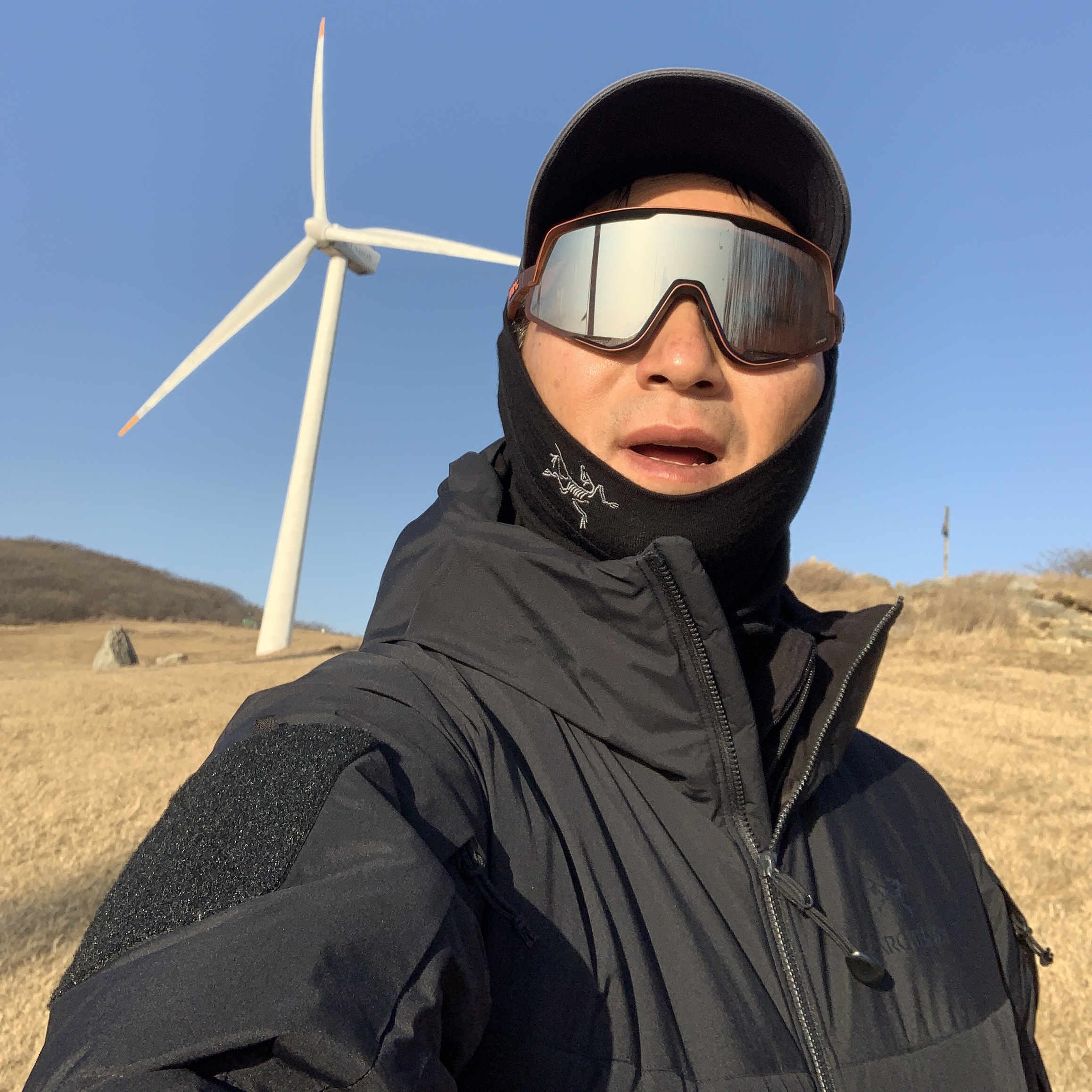 Arc'teryx LEAF Cold WX Hoody LT Gen 2 Black, Arc'teryx Rampart Pants Black 착용 스타일 - 3