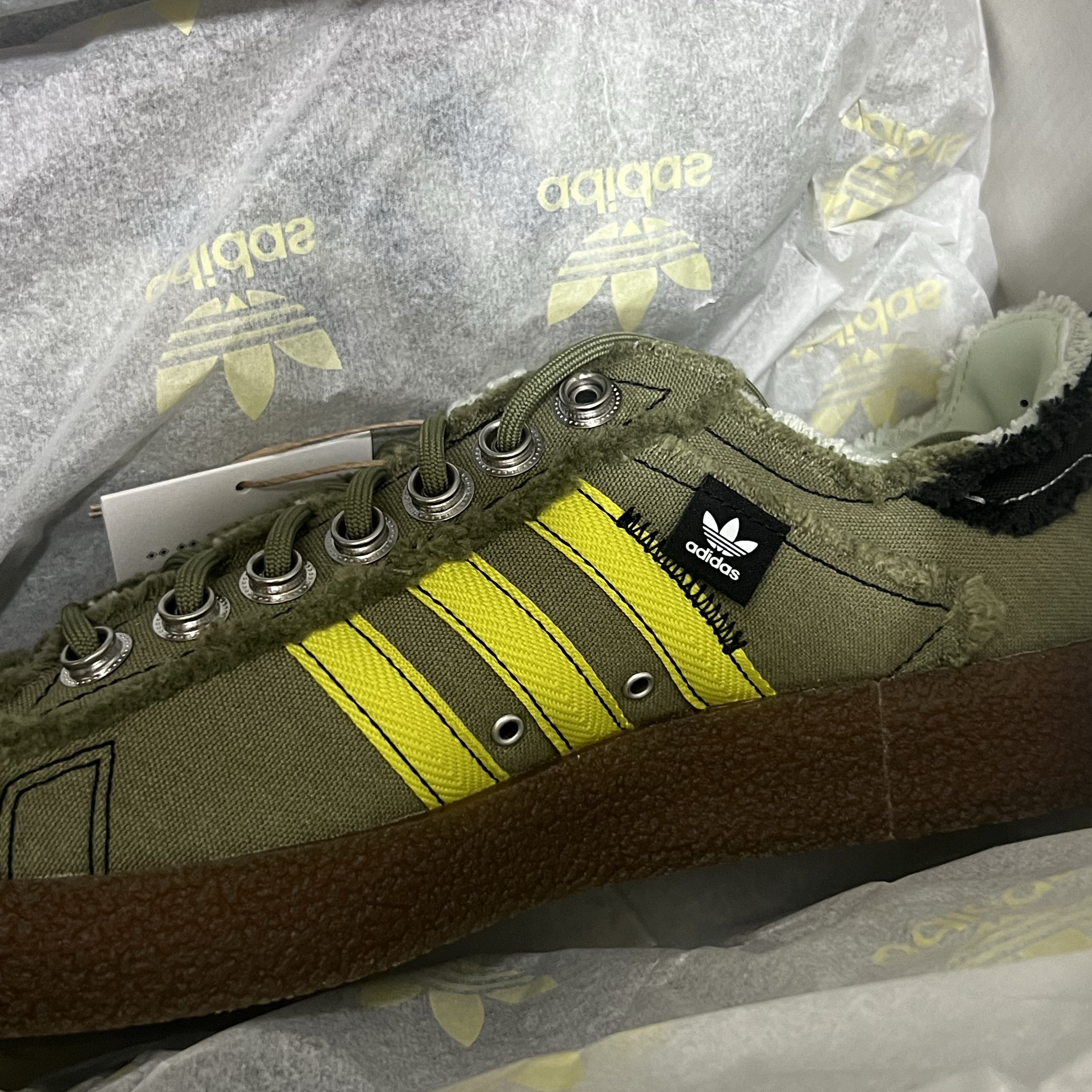 Adidas x Song for the Mute Campus 80s Focus Olive Core Black 착용 스타일
