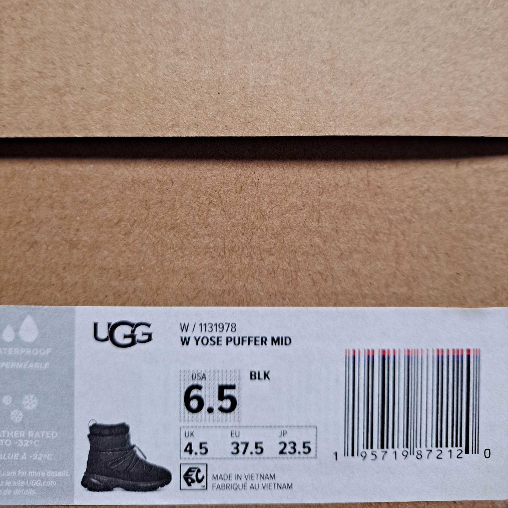 (W) UGG Yose Puffer Mid Black 착용 스타일