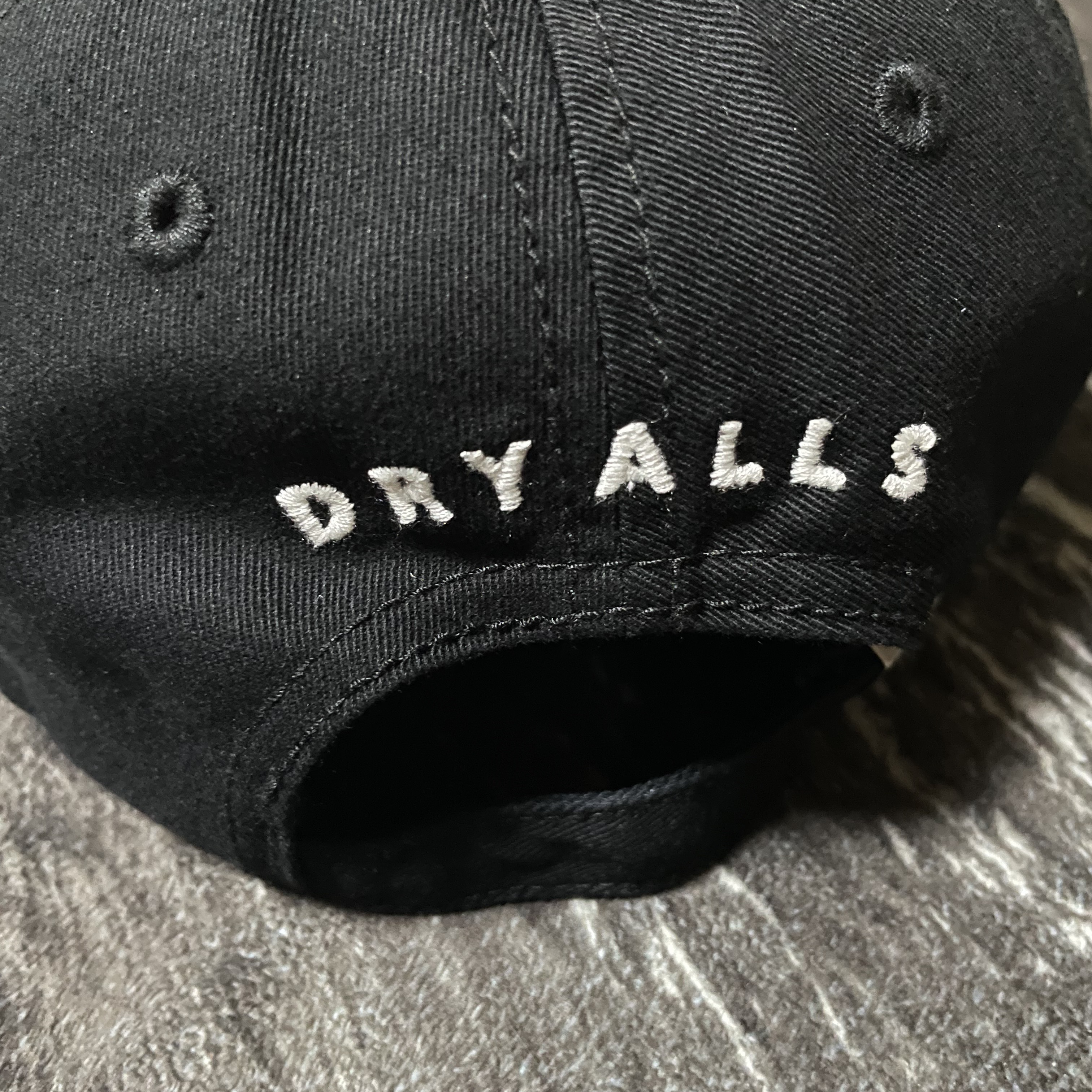 Supreme Denim Camp Cap Black - 24SS, Human Made Worksout 20th Anniversary Jindo Dog 6 Panel Cap Black 착용 스타일 - 3
