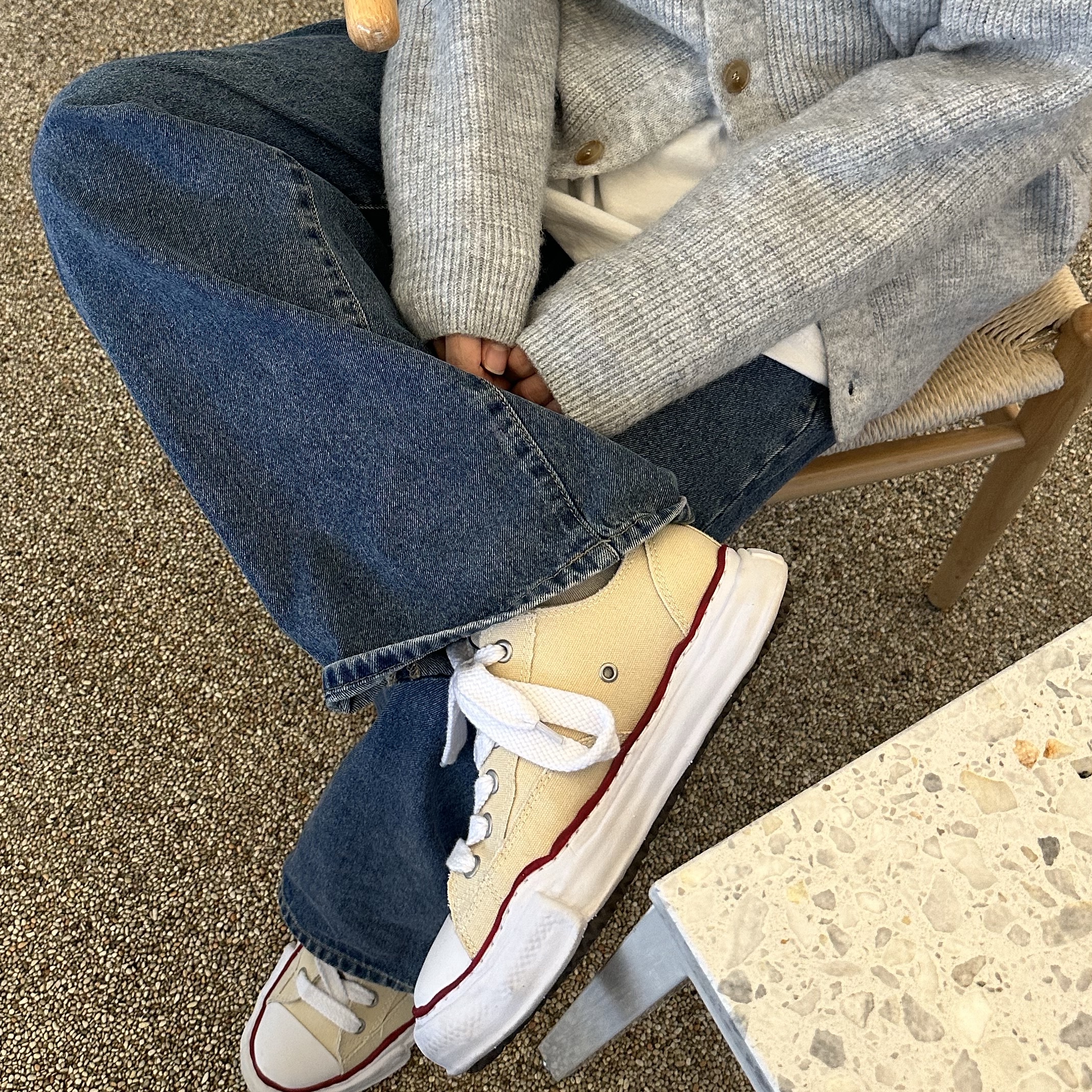 Maison Mihara Yasuhiro Peterson OG Sole Canvas Low-top Sneakers Natural 착용 스타일