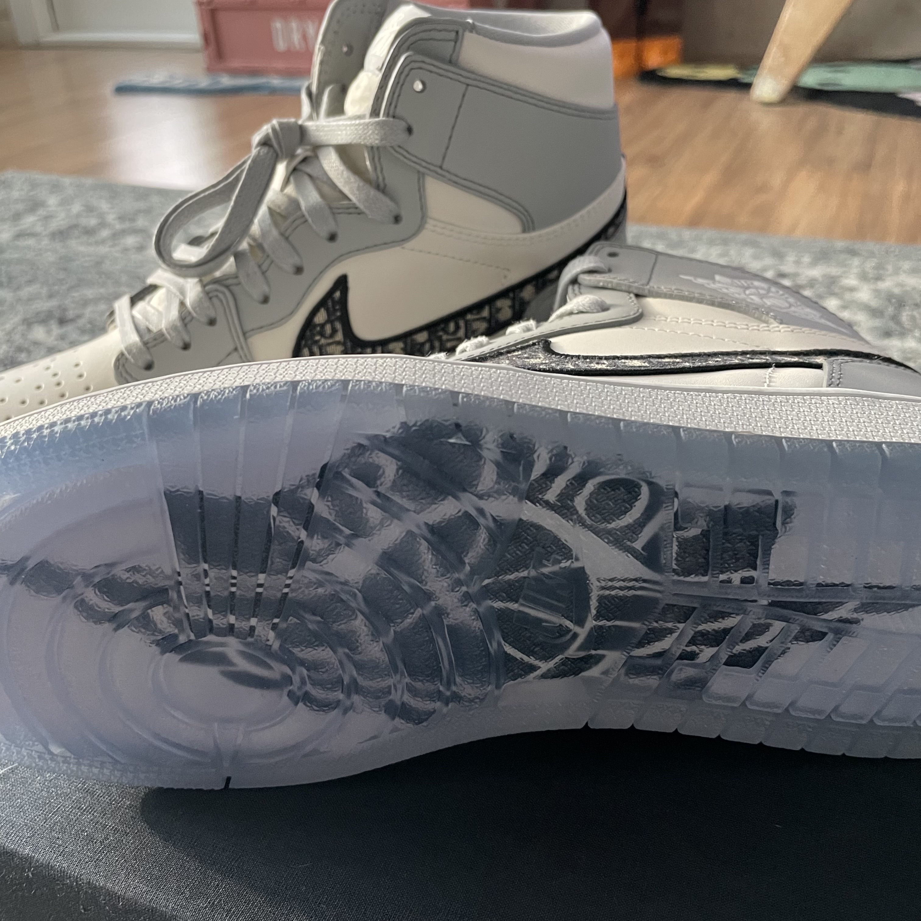 Jordan 1 x Dior High OG 착용 스타일 - 3