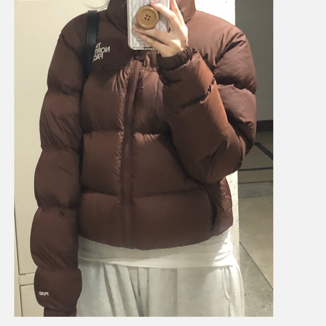 (W) The North Face 1996 Retro Nuptse Jacket Dark Oak 착용 스타일