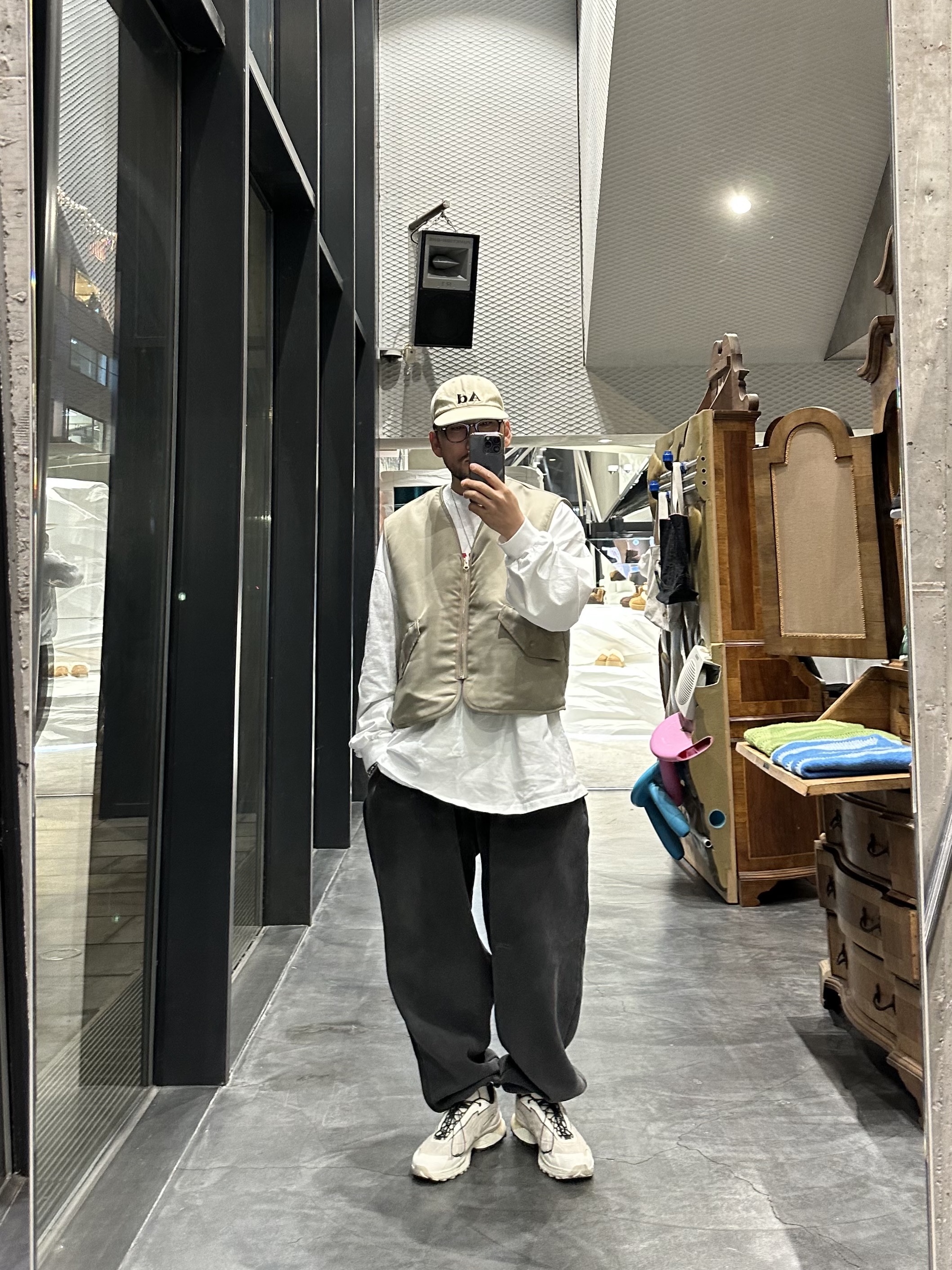 Salomon XT-Slate ADV Vanila Rainy Day 착용 스타일