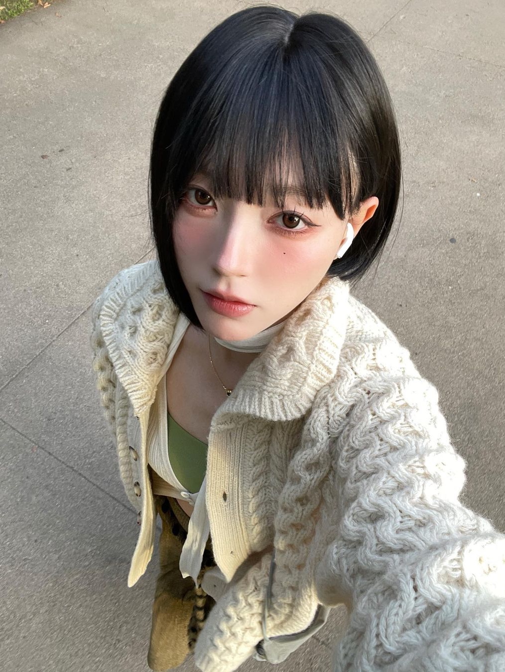 Saenginstudios Shetland Pure Wool Cardigan Cream 착용 스타일