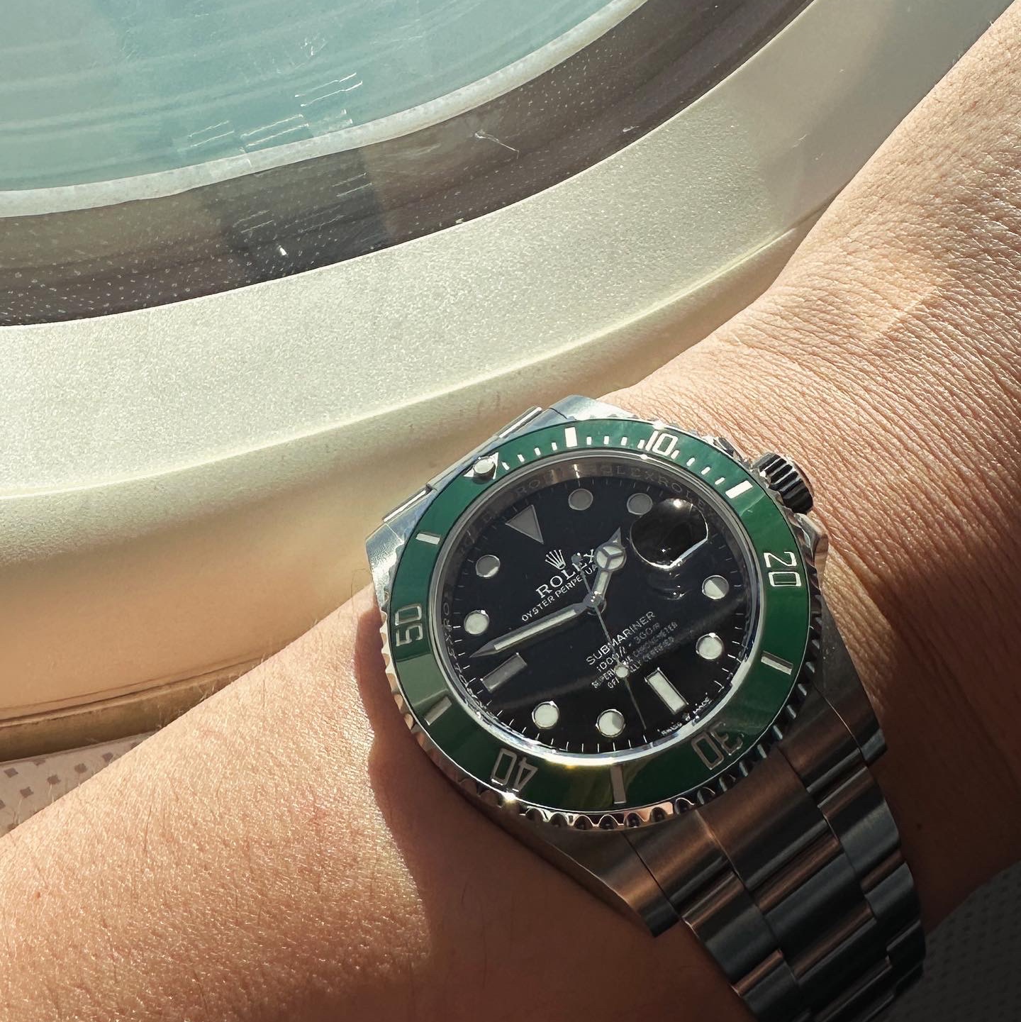 Rolex Submariner Date 41mm 126610LV Black Oyster 착용 스타일